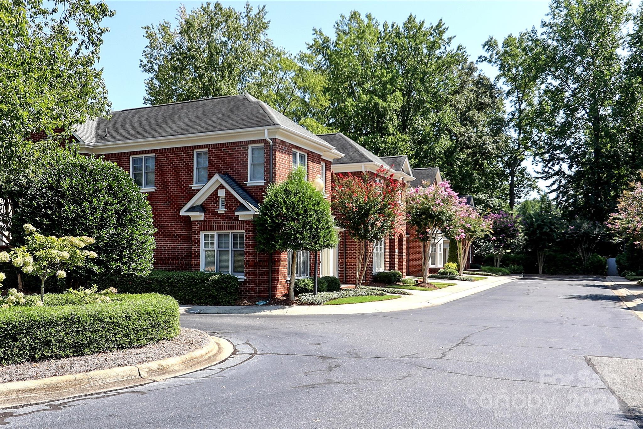 212 Sloane Square Way