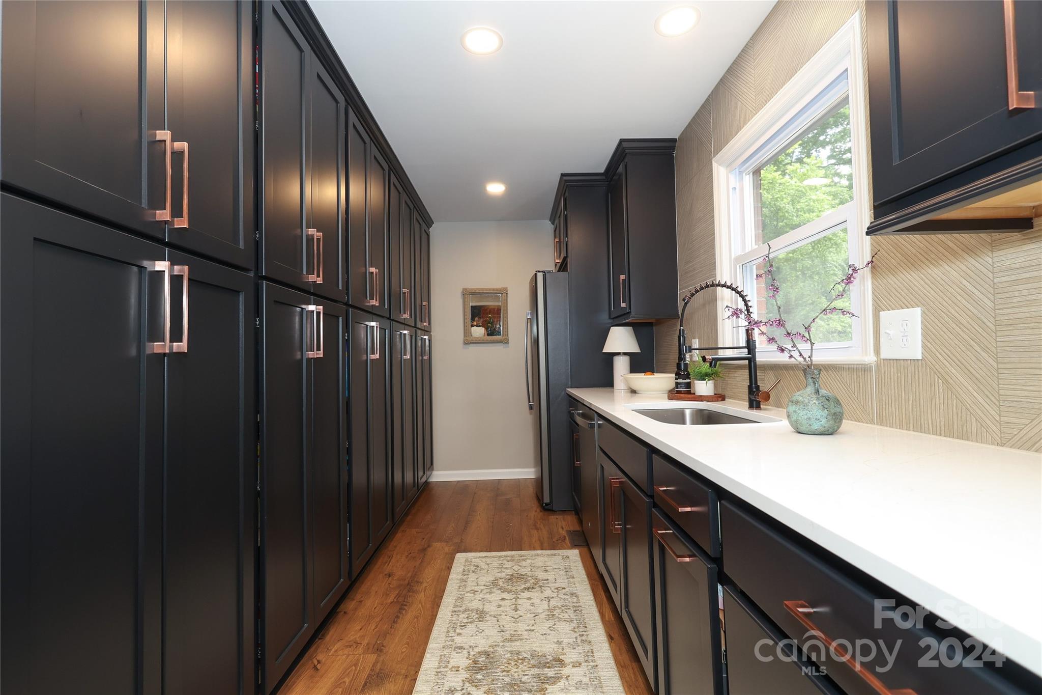 311 Southfork Drive