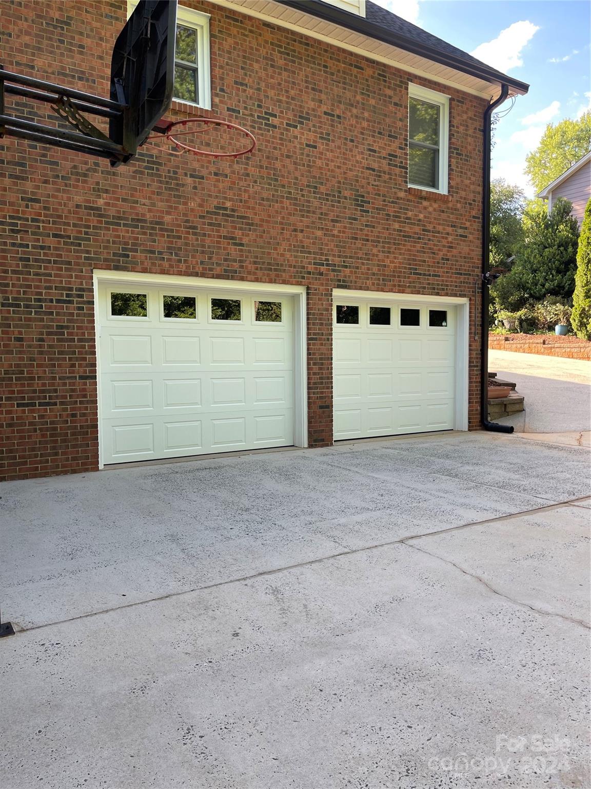 311 Southfork Drive