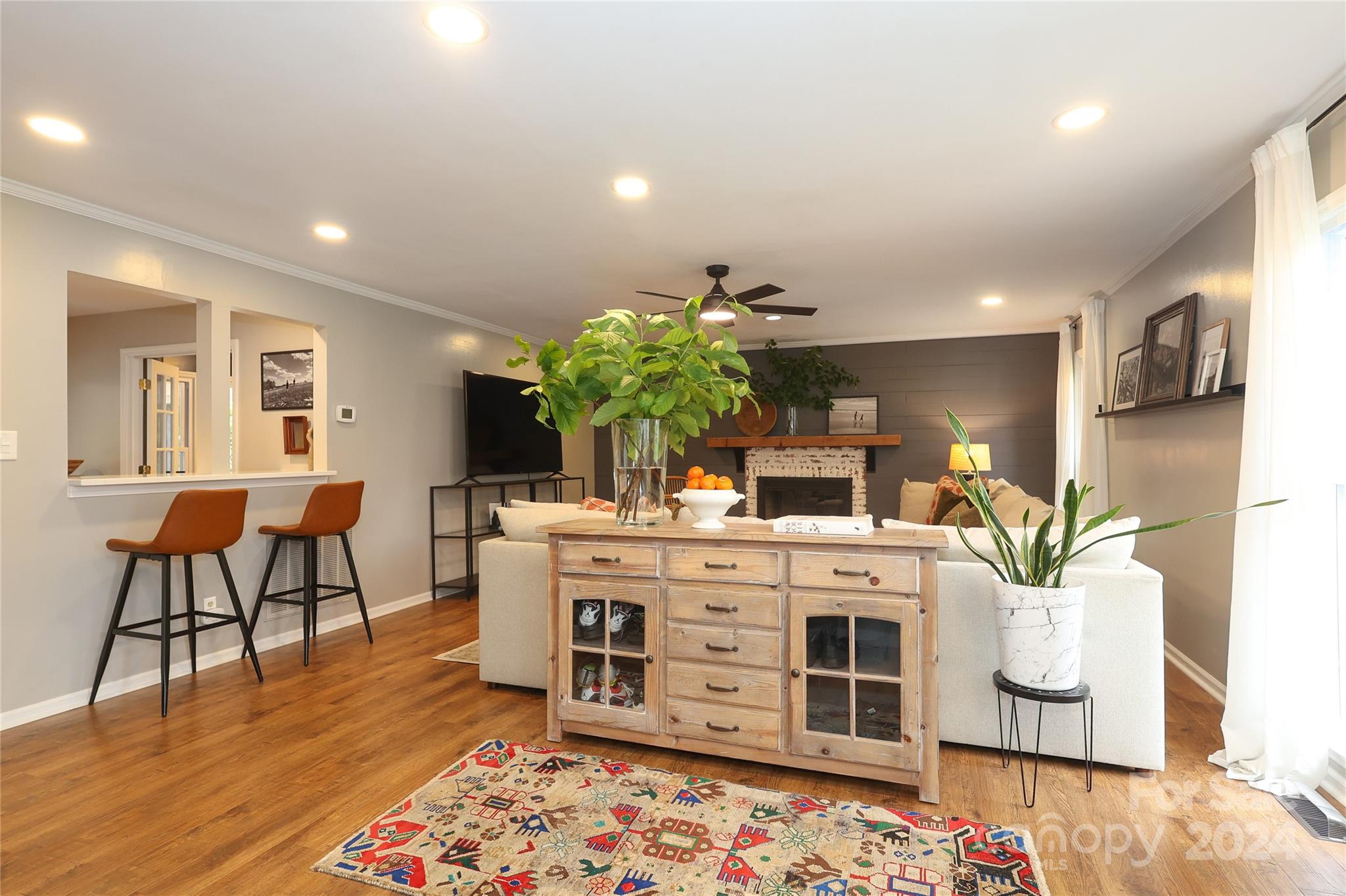 311 Southfork Drive