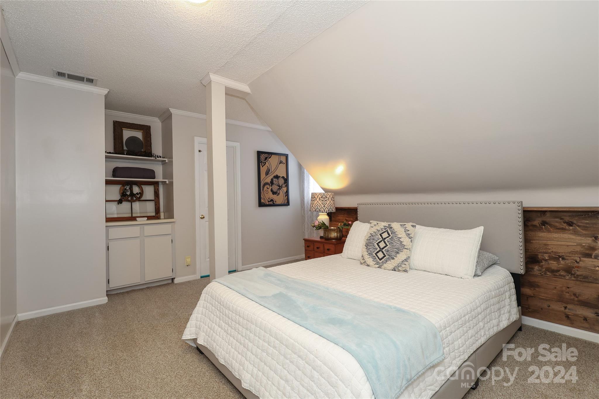 311 Southfork Drive