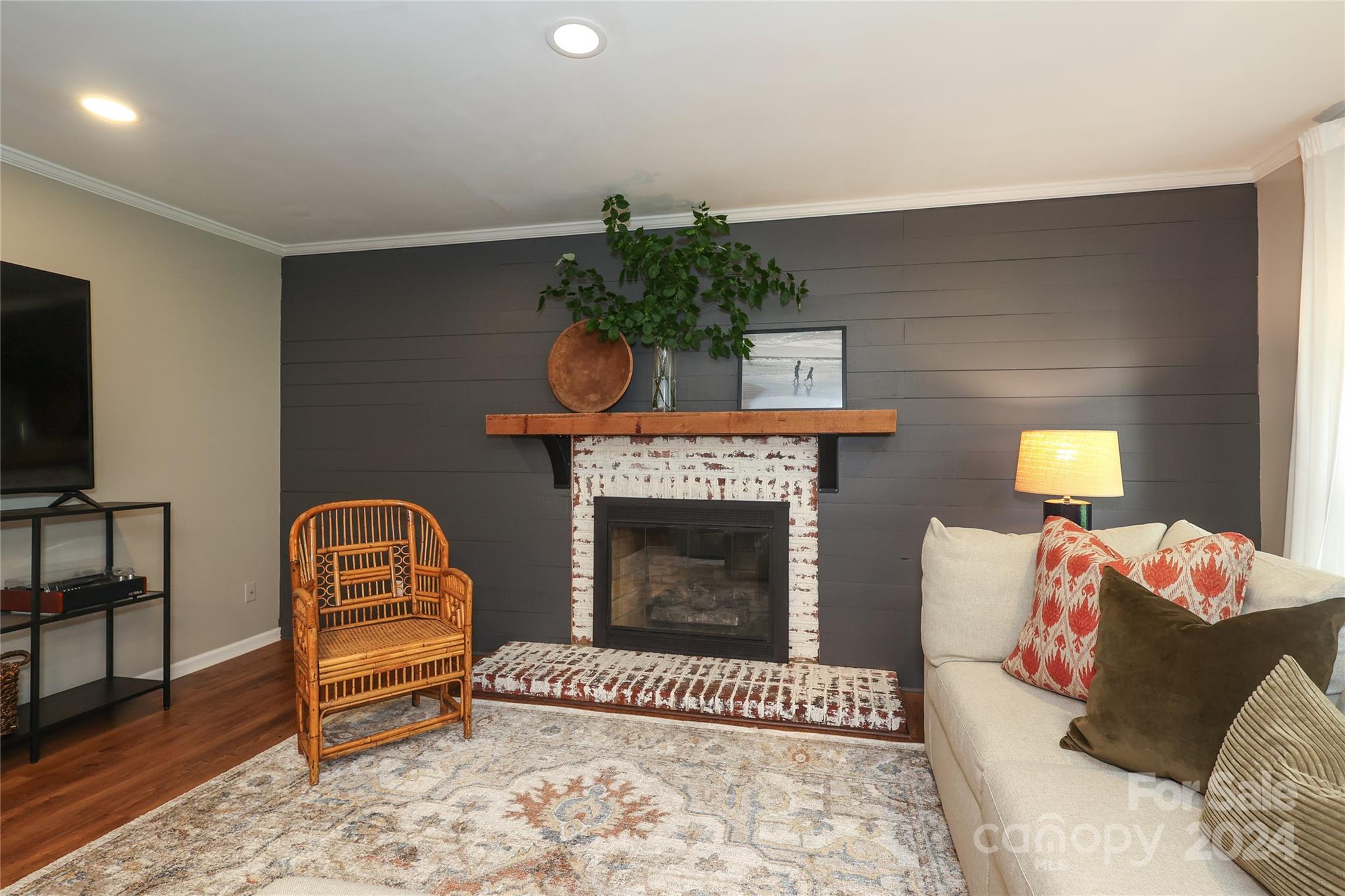 311 Southfork Drive