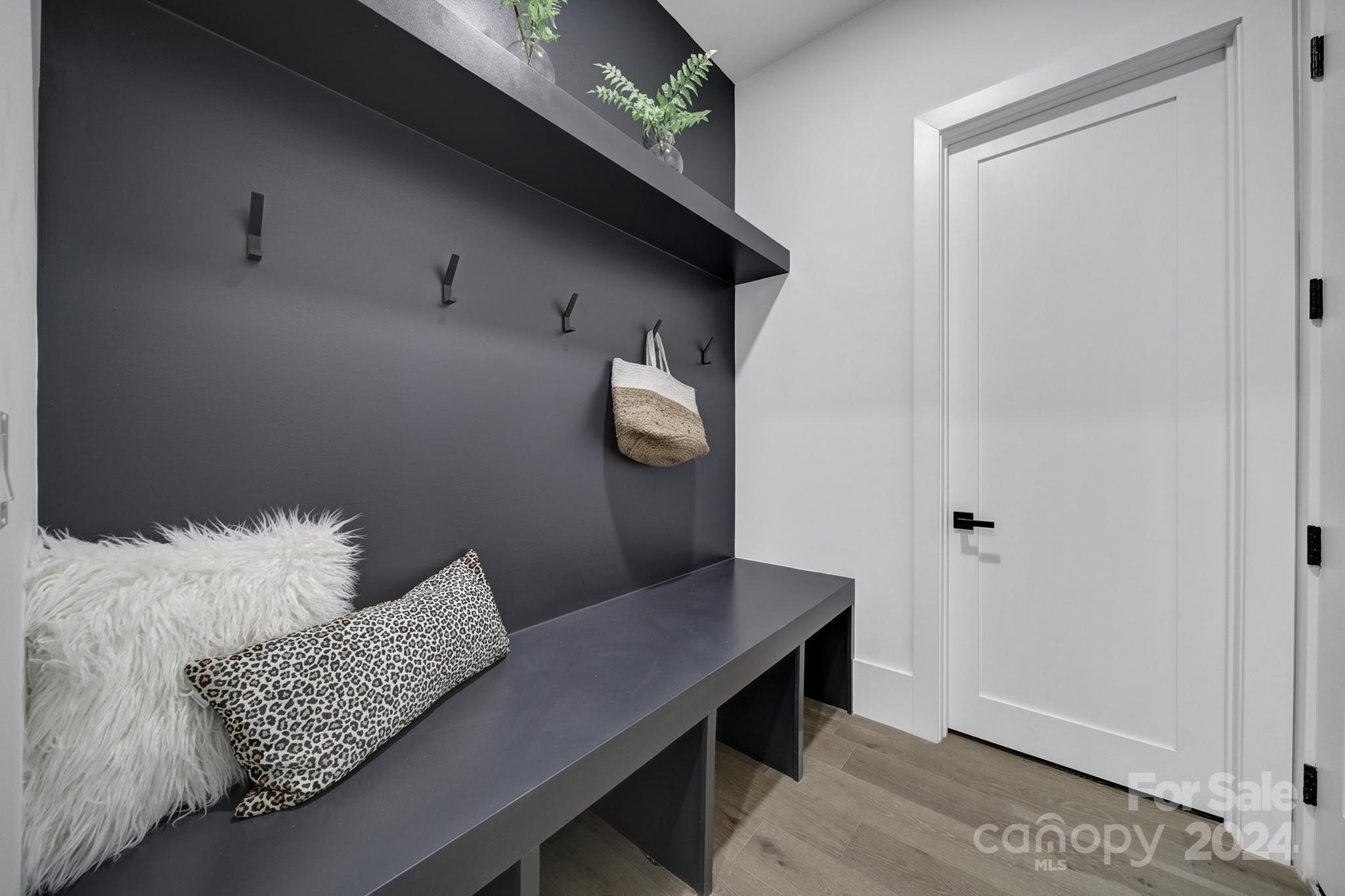 1708 Seifert Circle