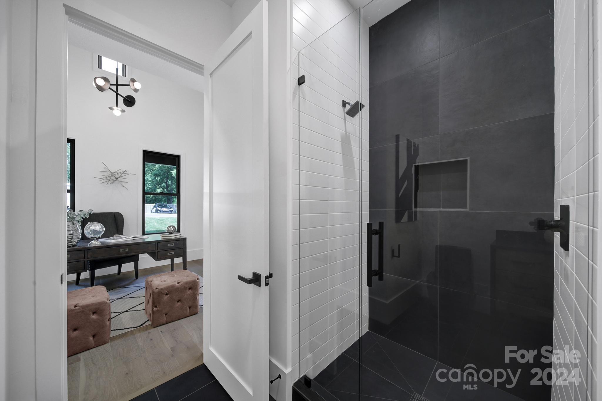 1708 Seifert Circle