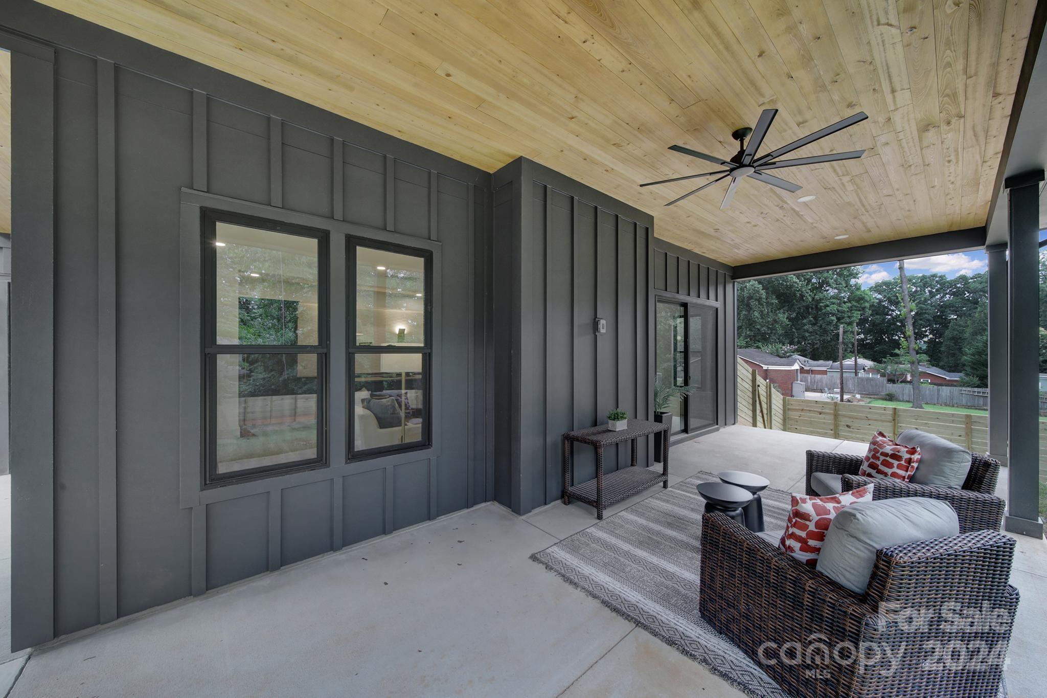 1708 Seifert Circle