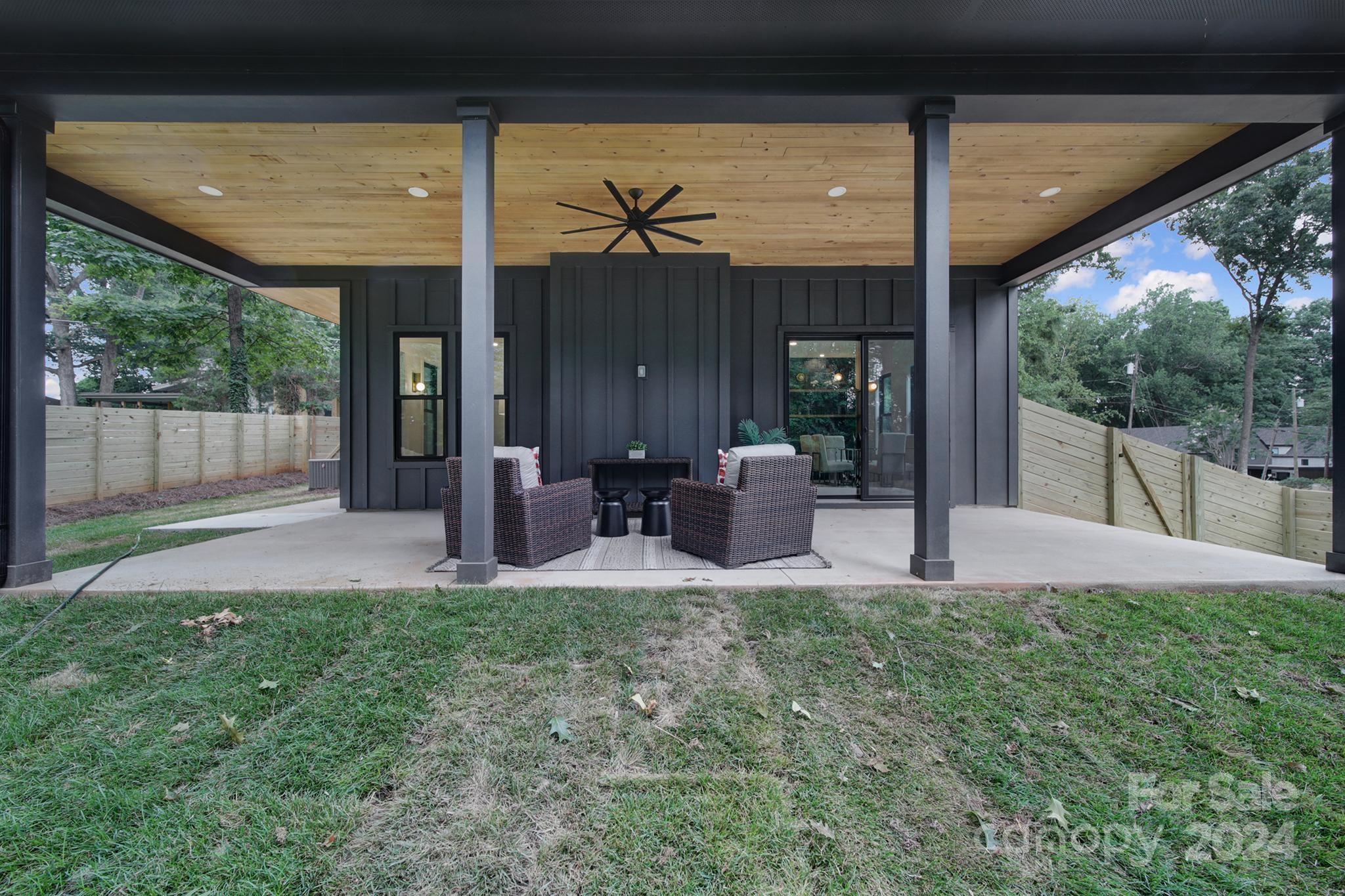 1708 Seifert Circle