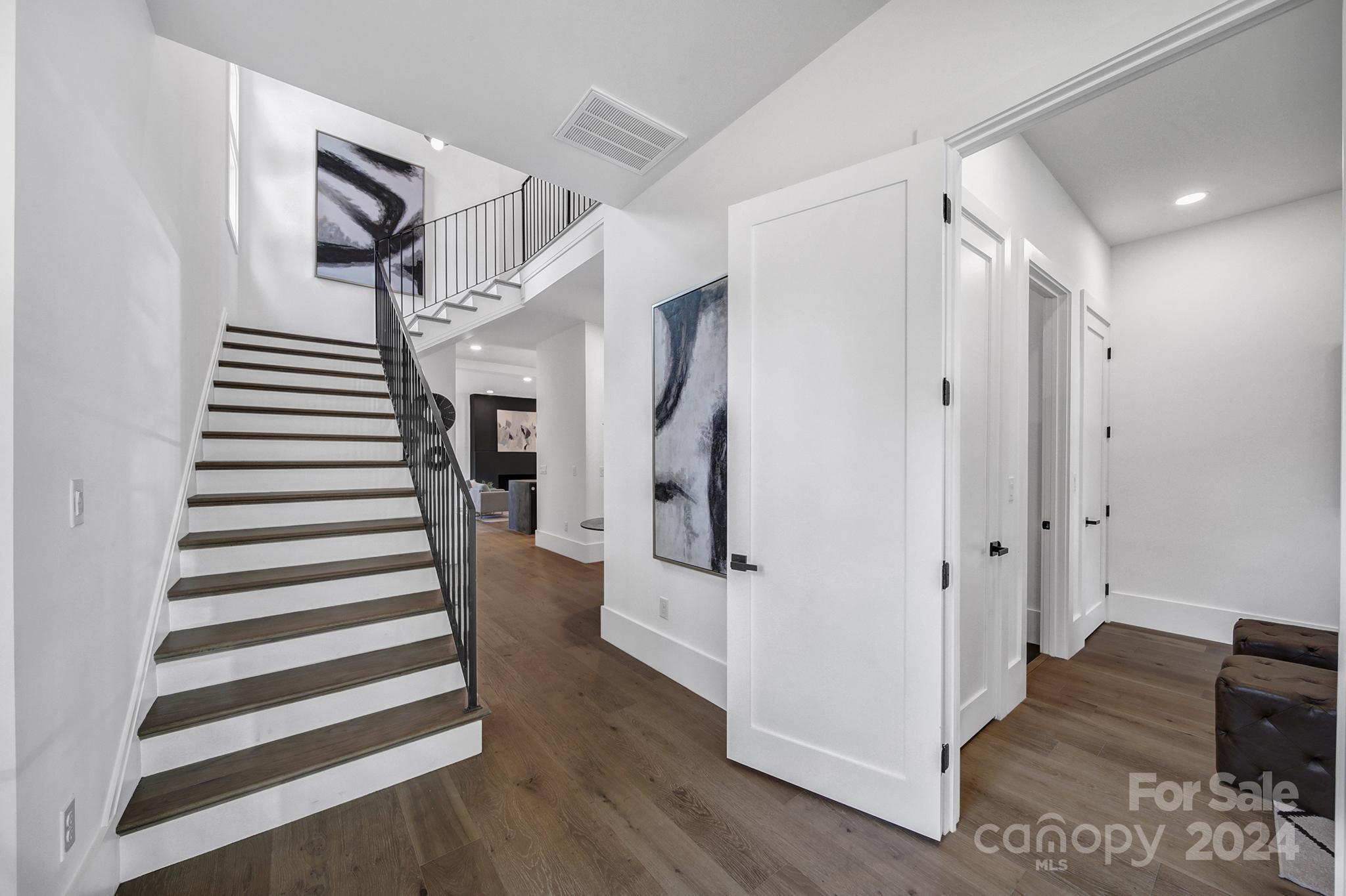1708 Seifert Circle