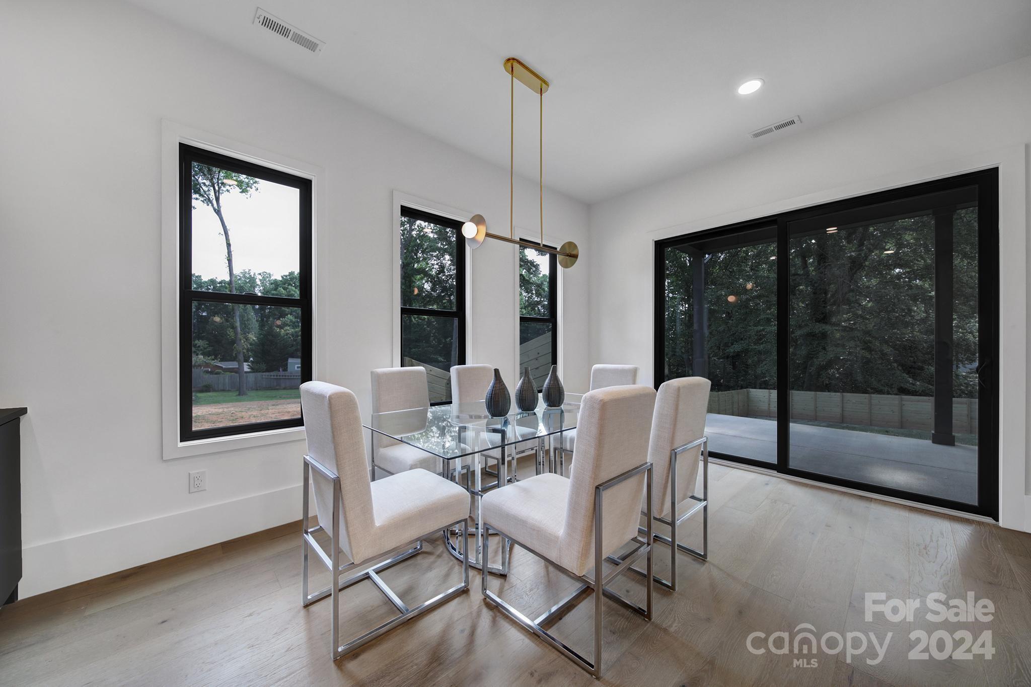 1708 Seifert Circle