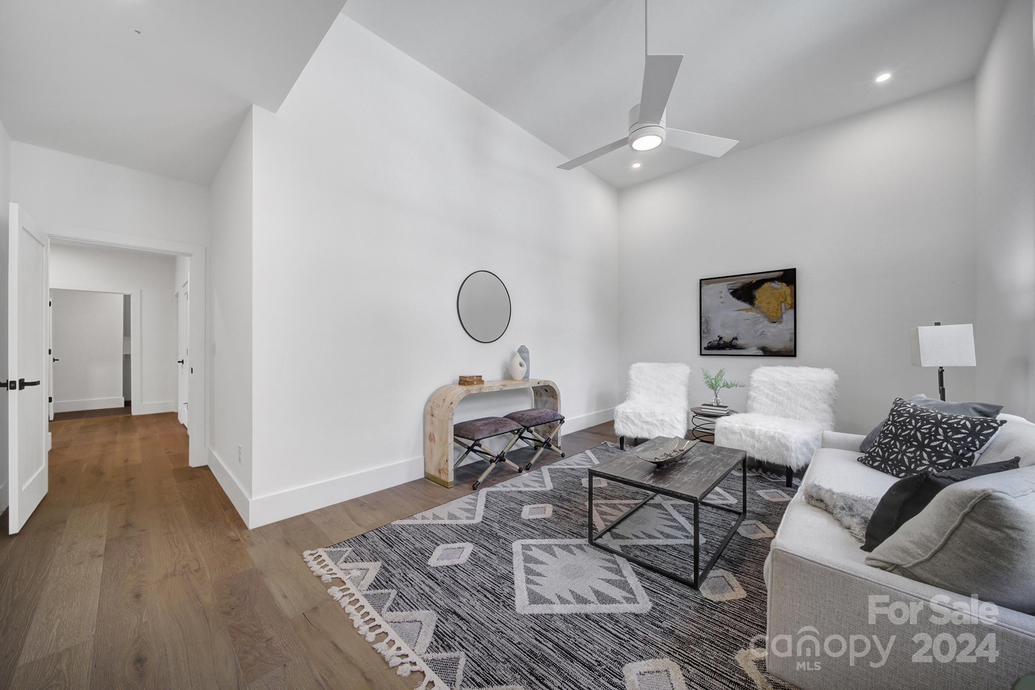 1708 Seifert Circle