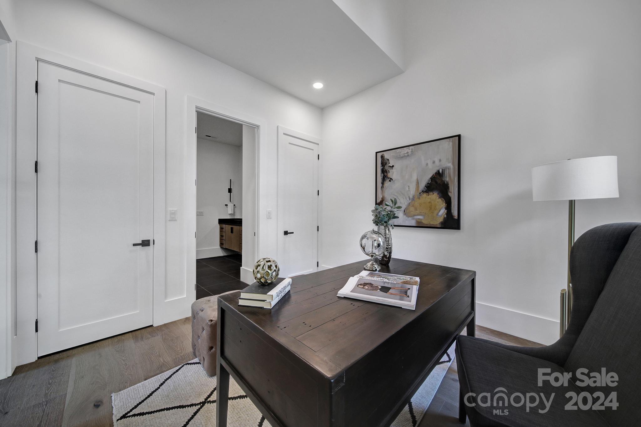 1708 Seifert Circle