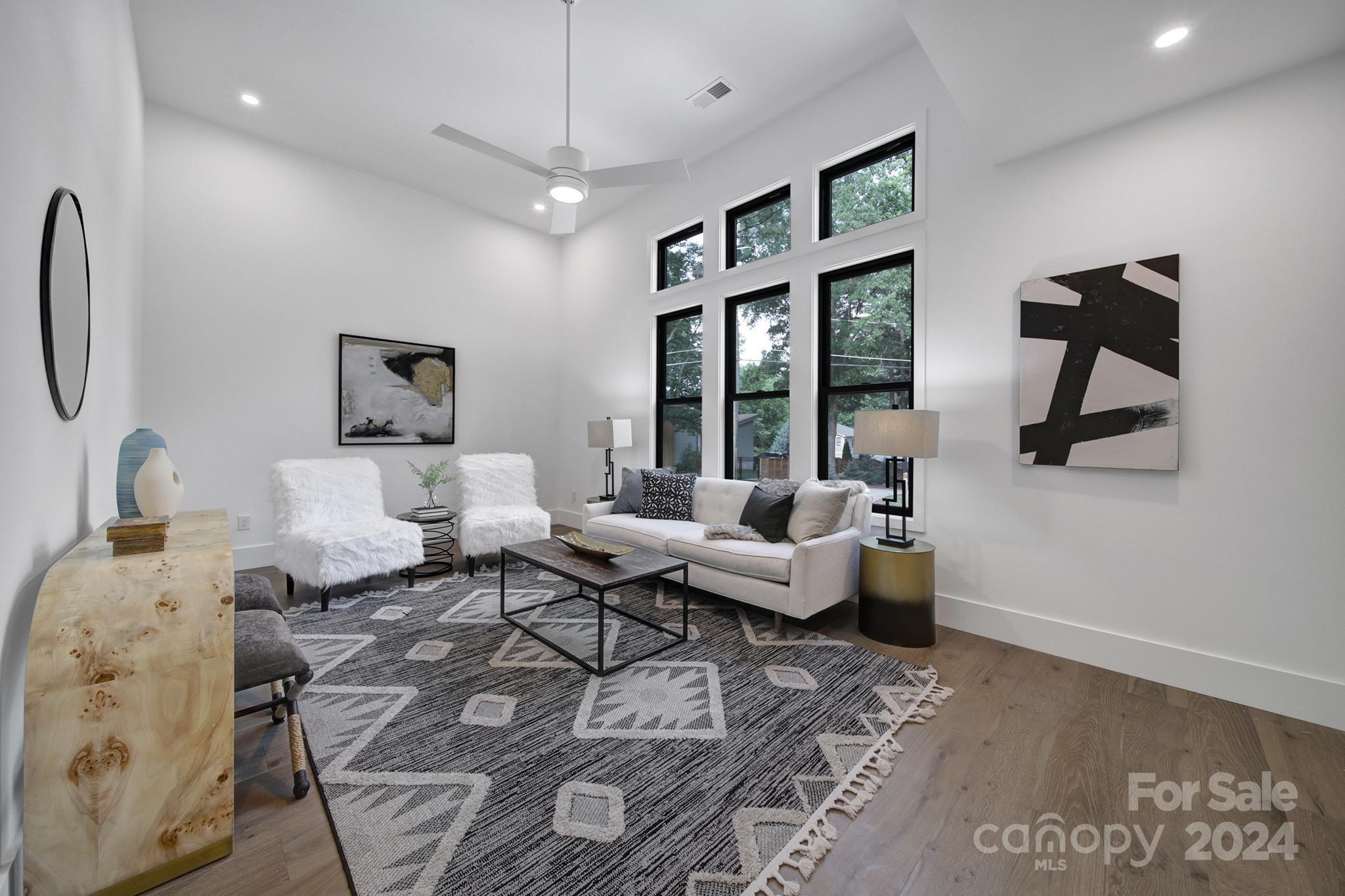 1708 Seifert Circle