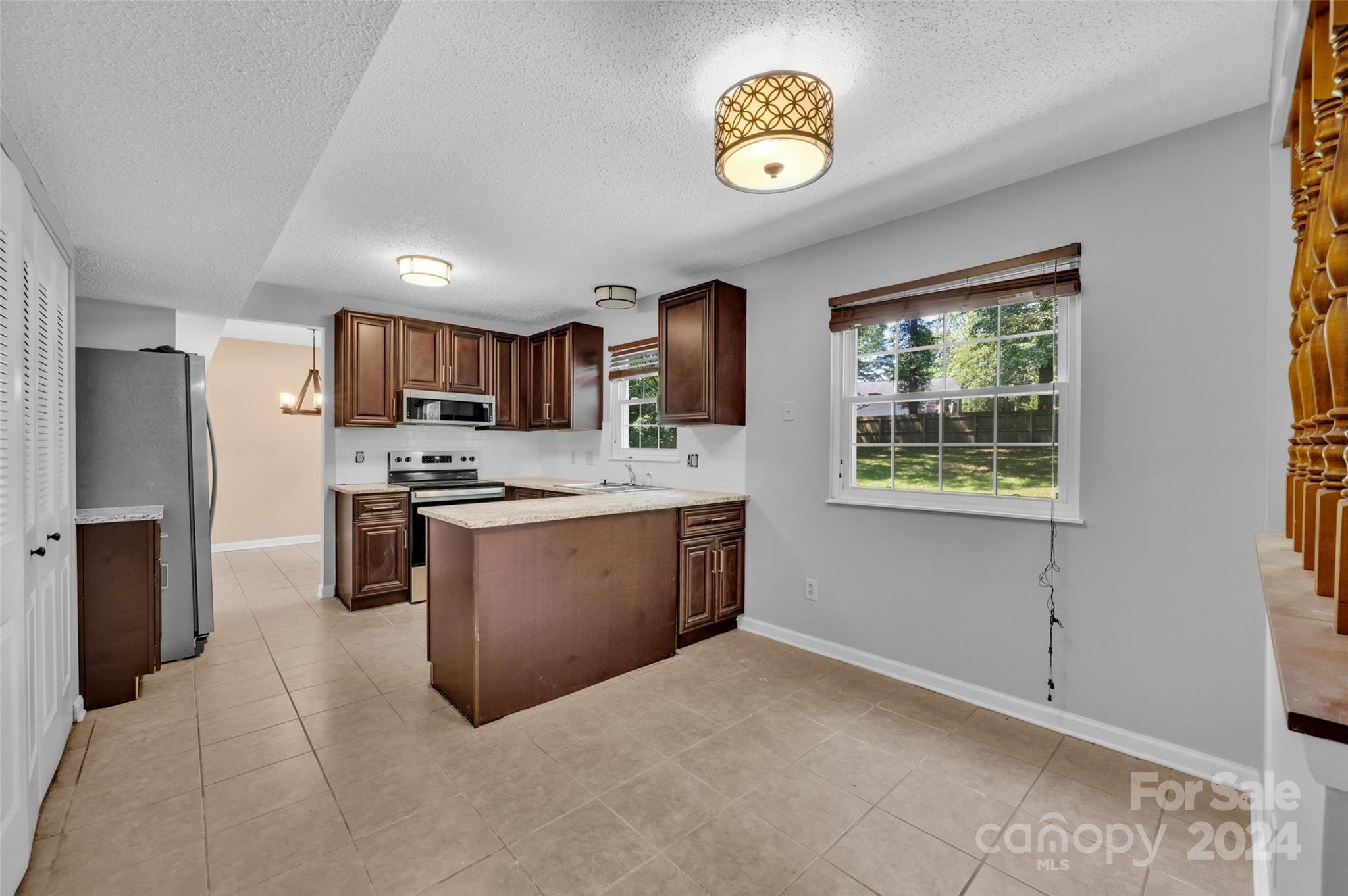 11527 Five Cedars Road