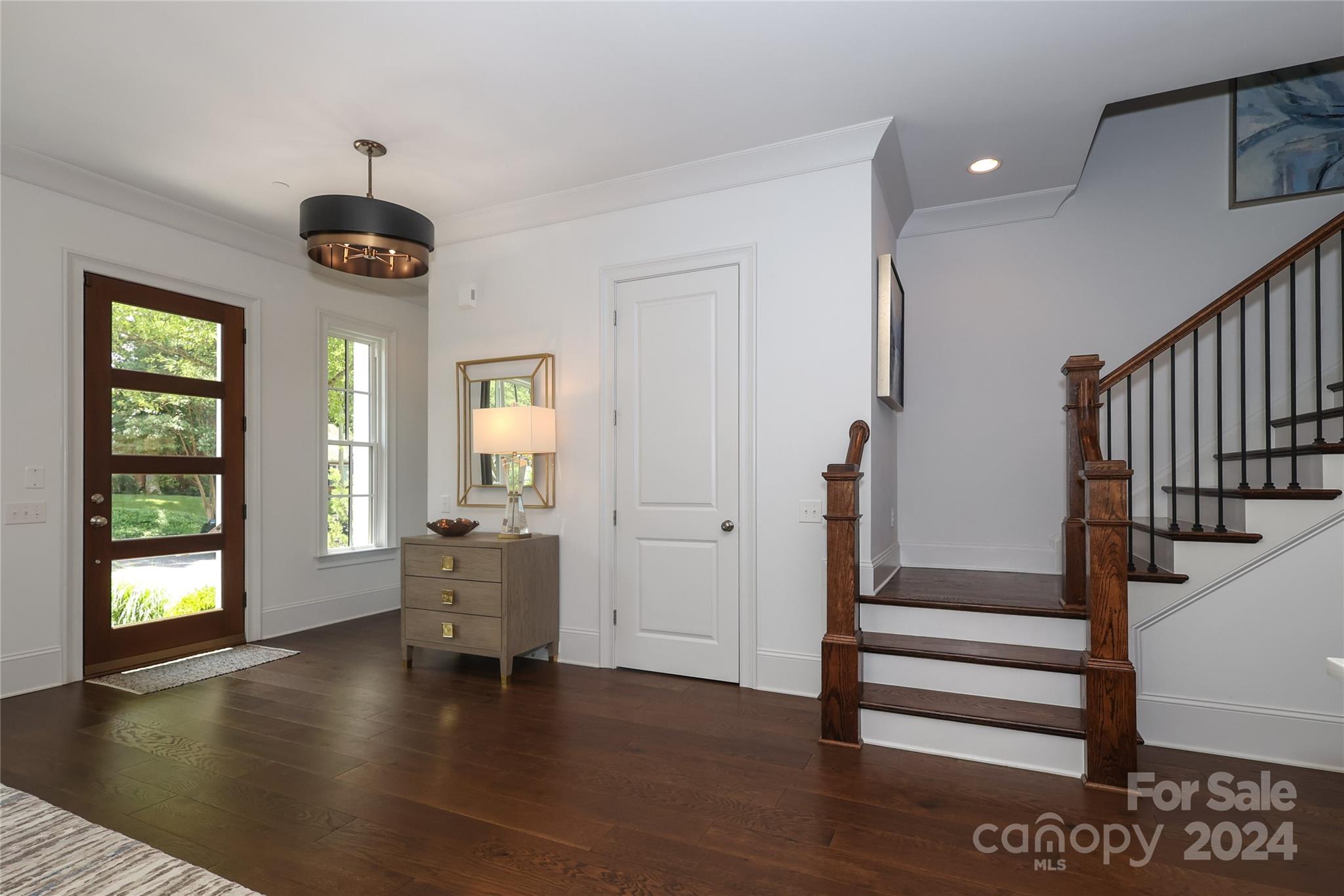 2039 Lynnwood Drive