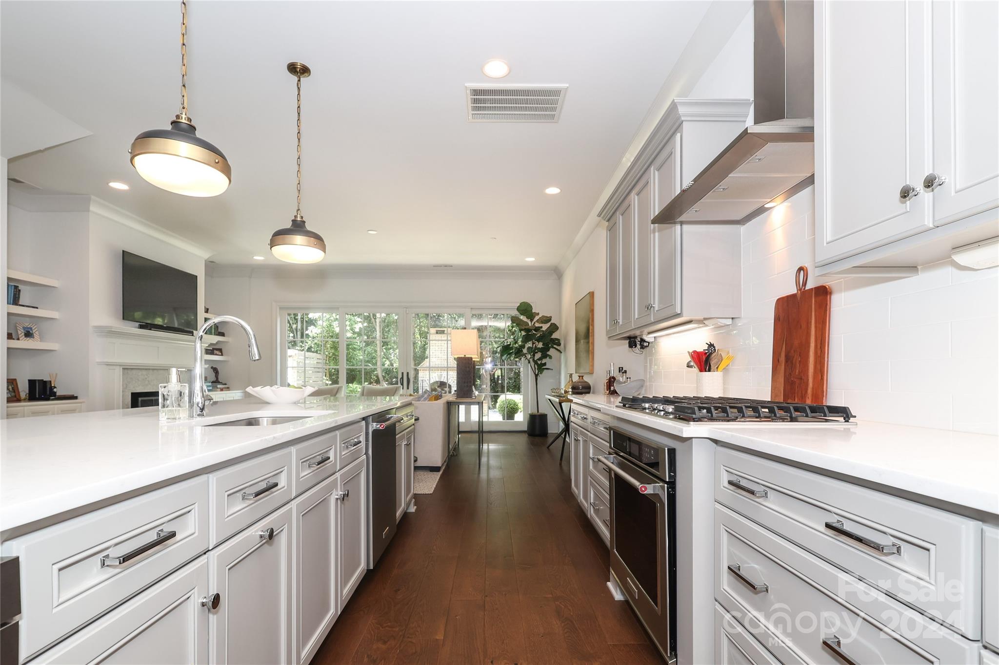 2039 Lynnwood Drive
