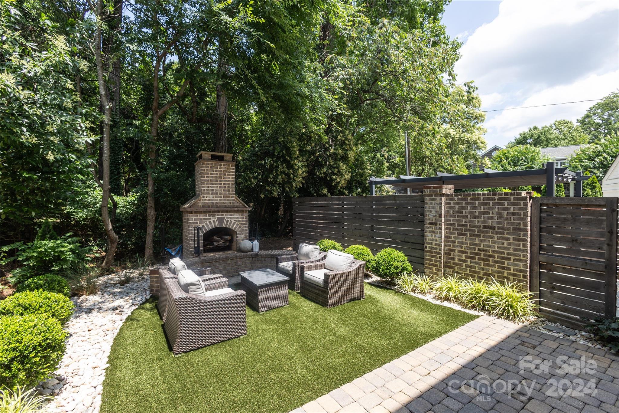 2039 Lynnwood Drive