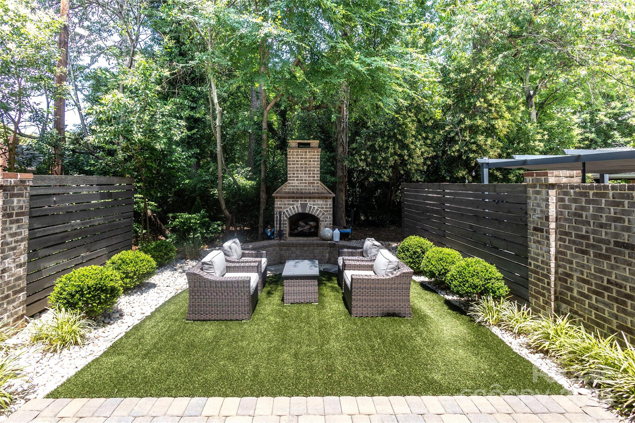 2039 Lynnwood Drive