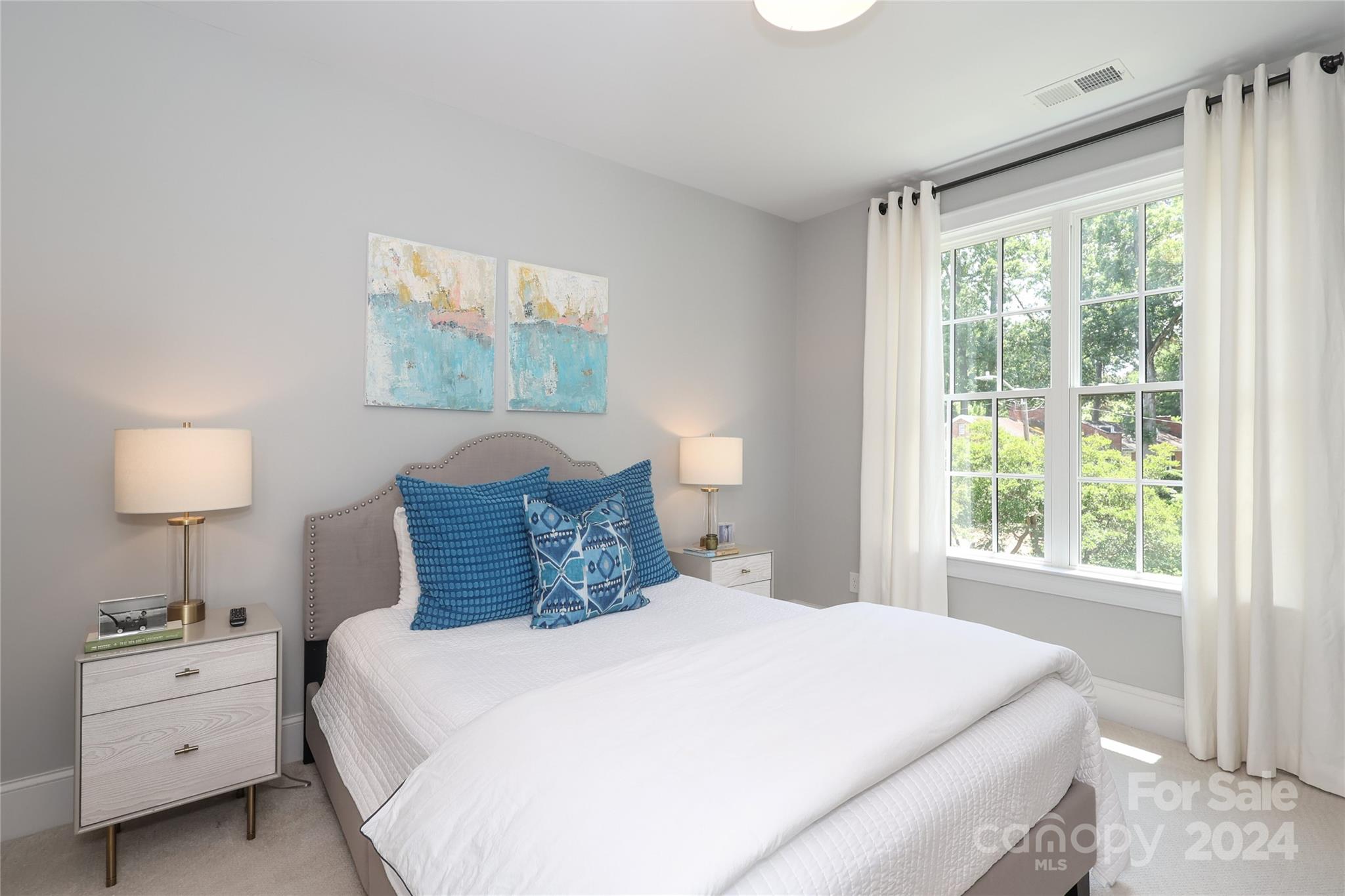 2039 Lynnwood Drive
