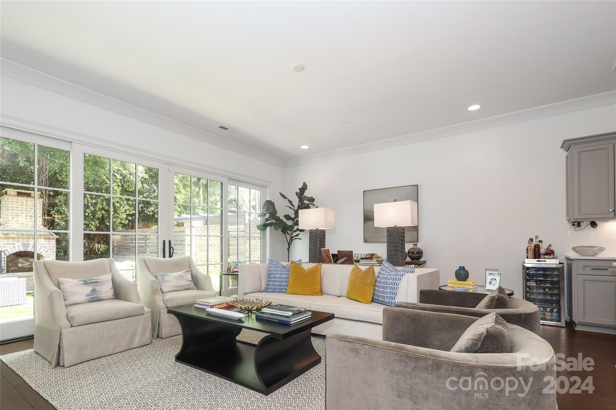 2039 Lynnwood Drive