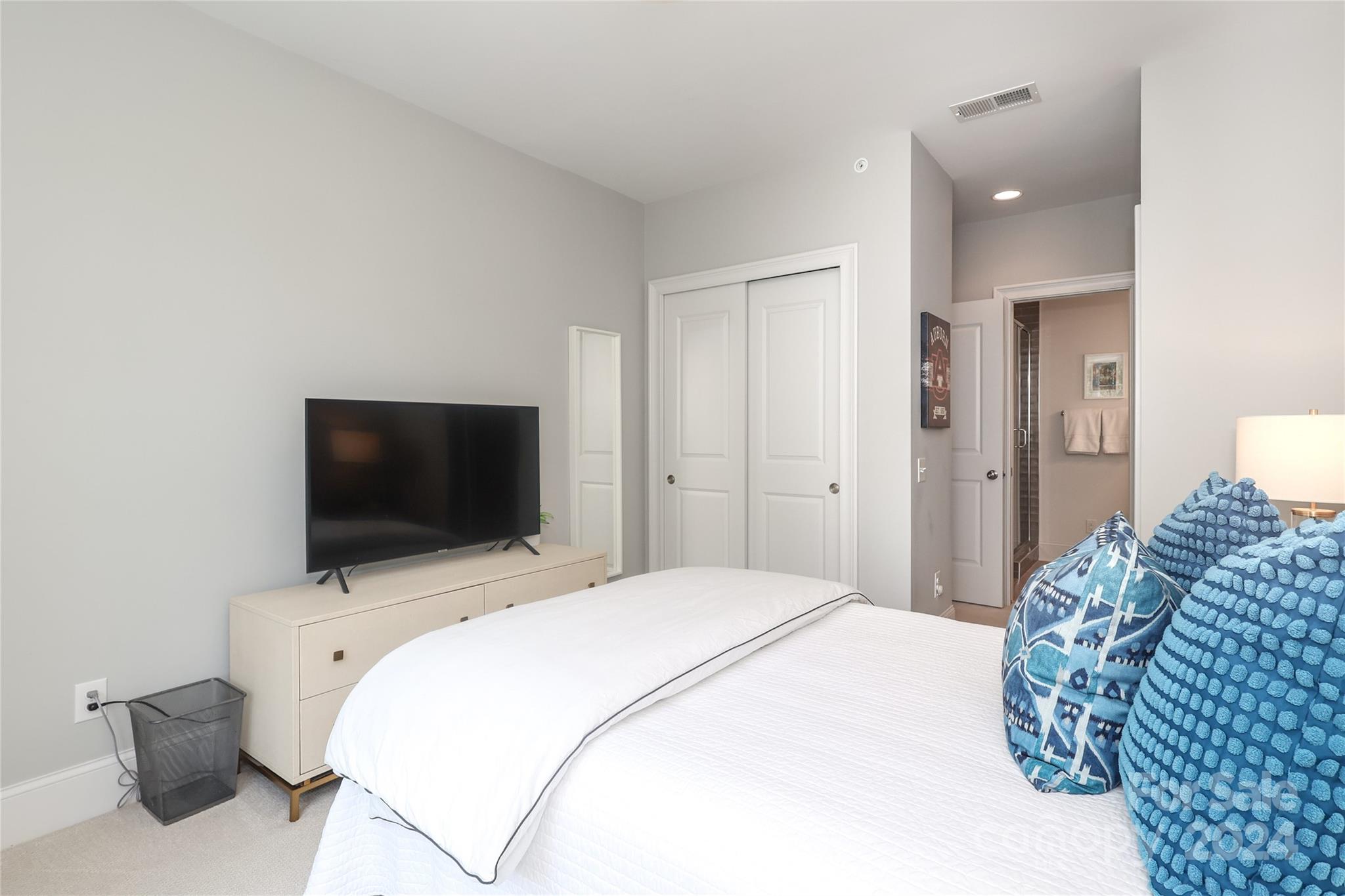 2039 Lynnwood Drive