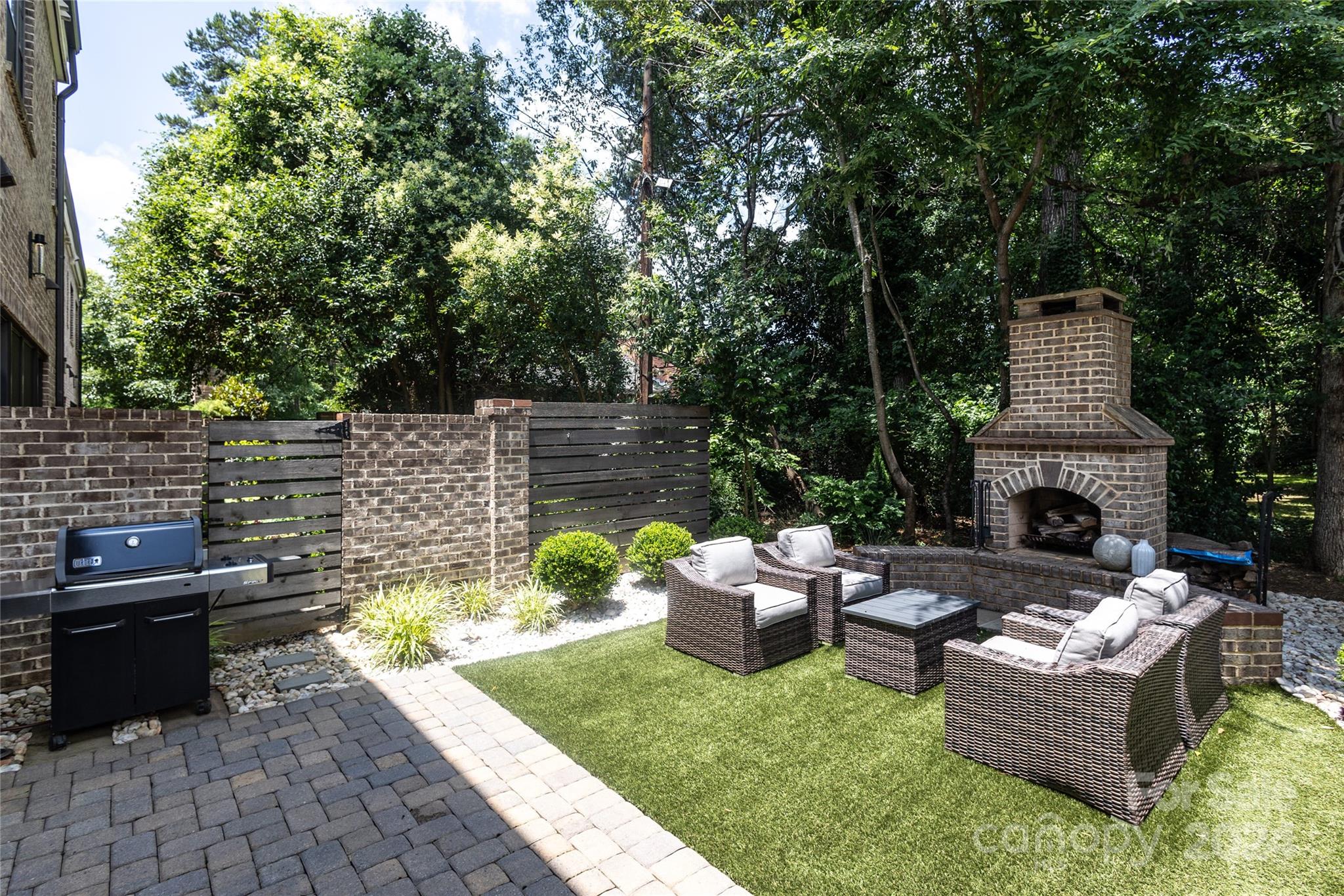 2039 Lynnwood Drive