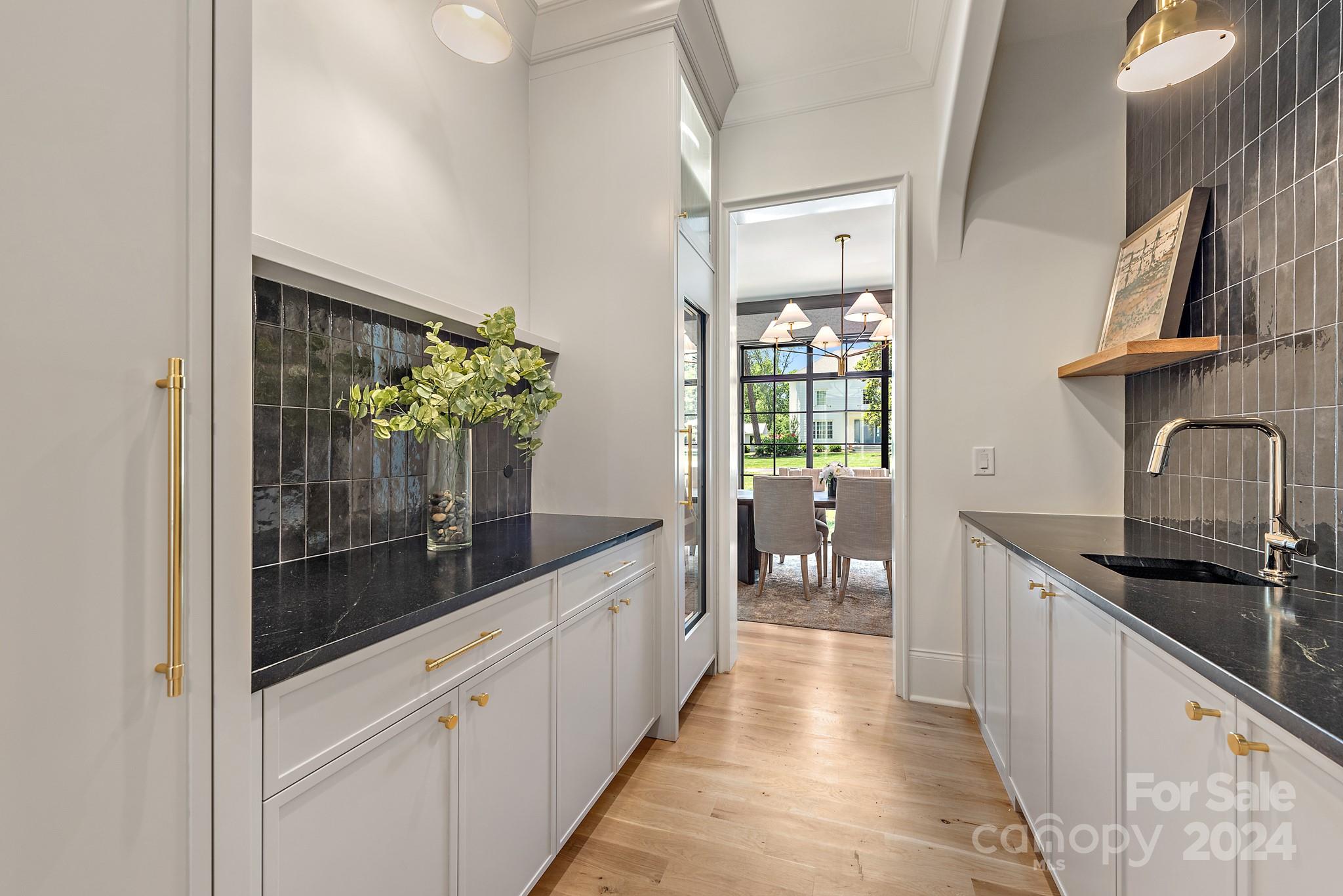 147 S Canterbury Road