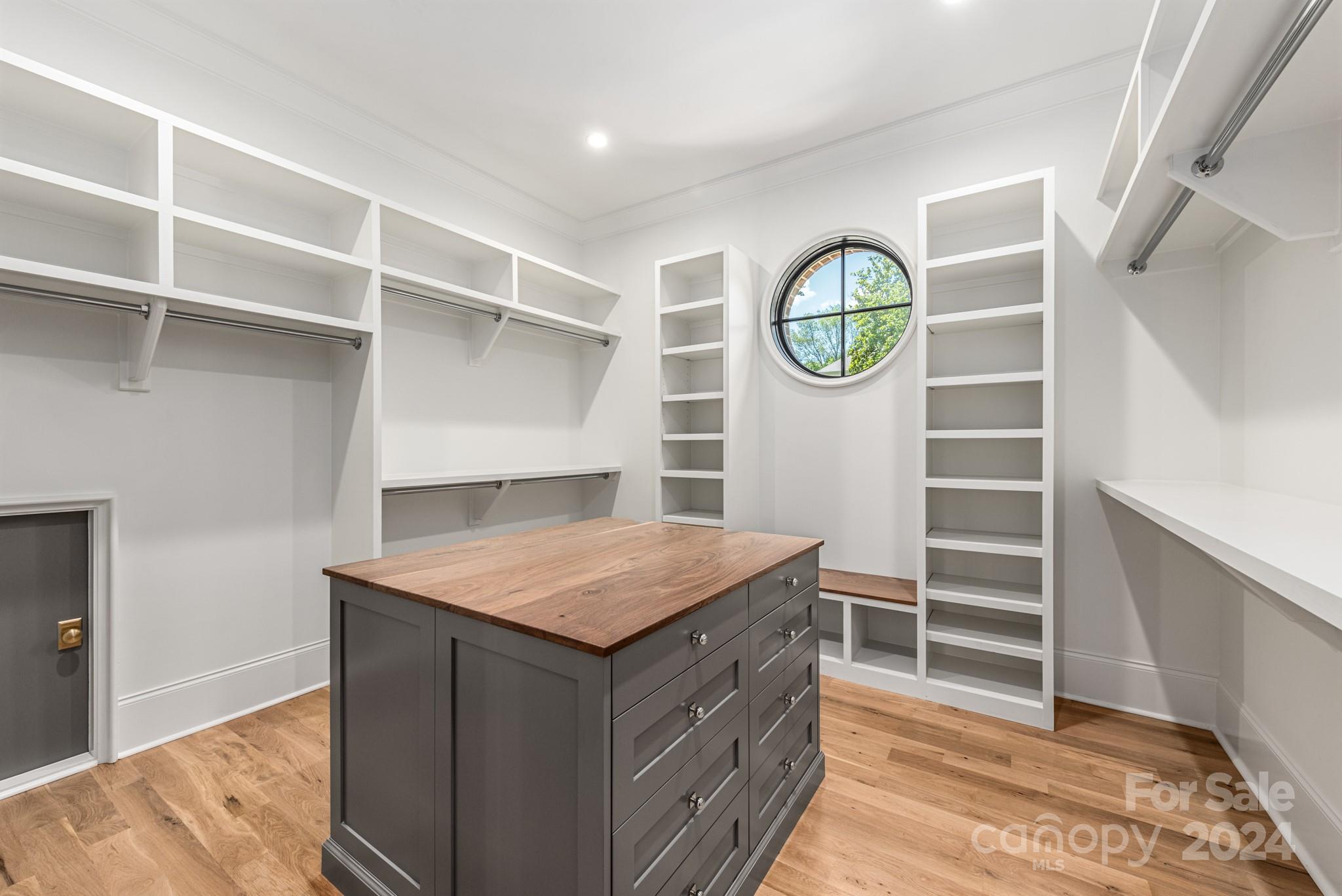 147 S Canterbury Road
