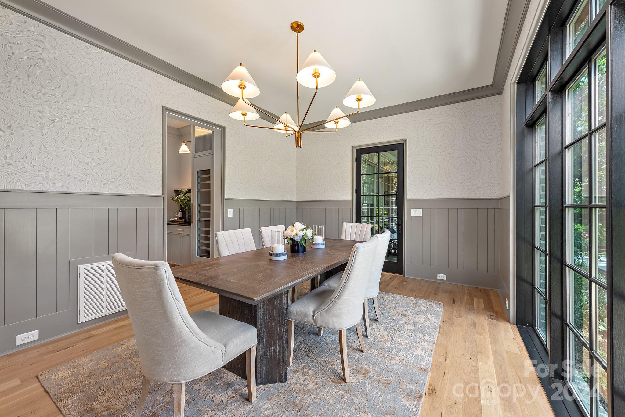 147 S Canterbury Road
