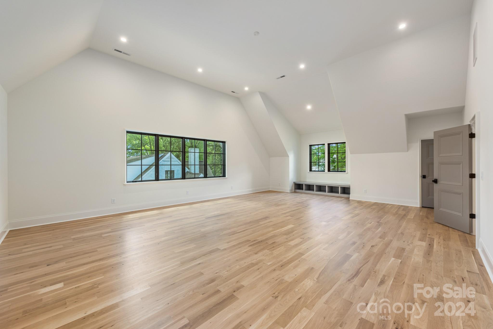 147 S Canterbury Road