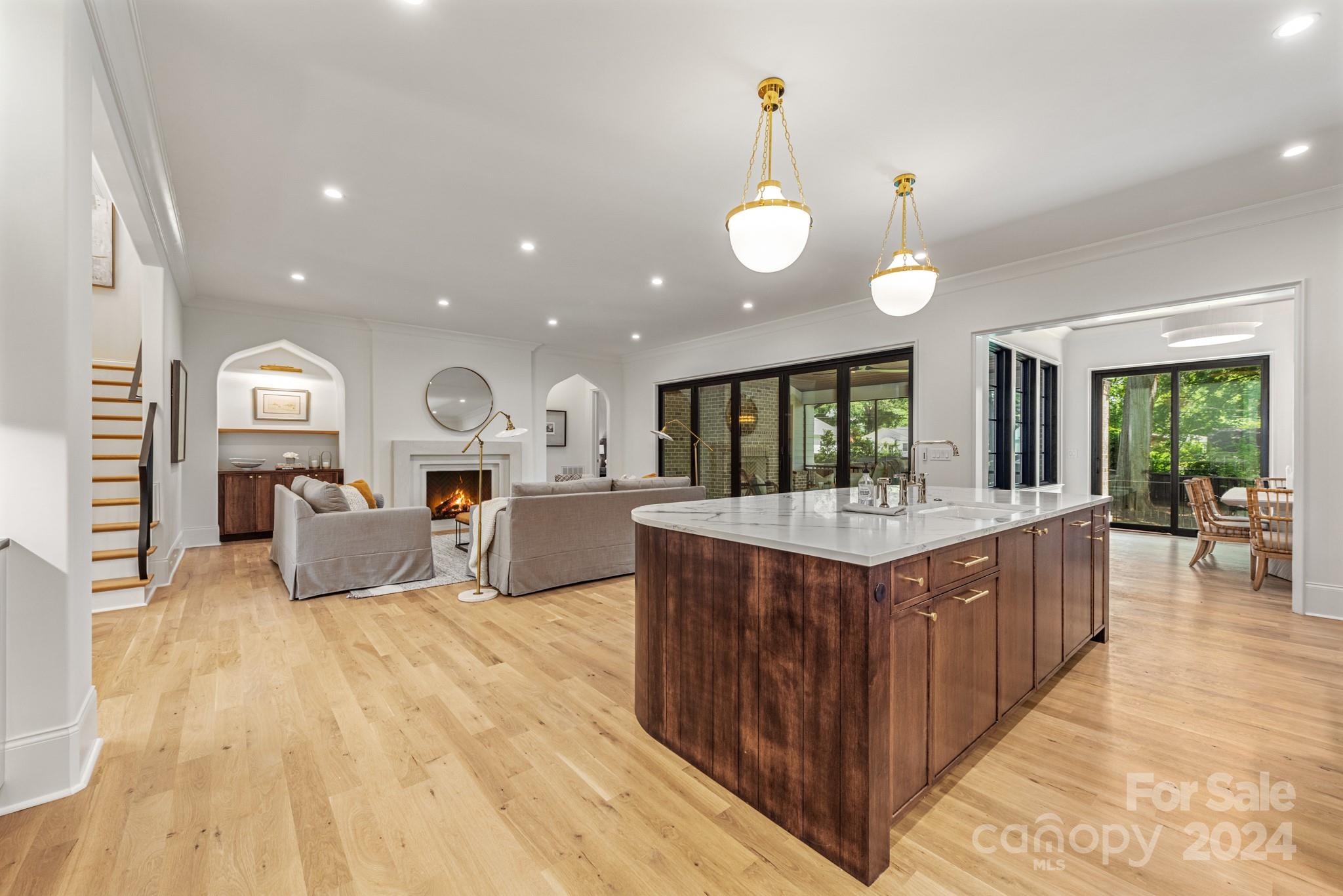 147 S Canterbury Road