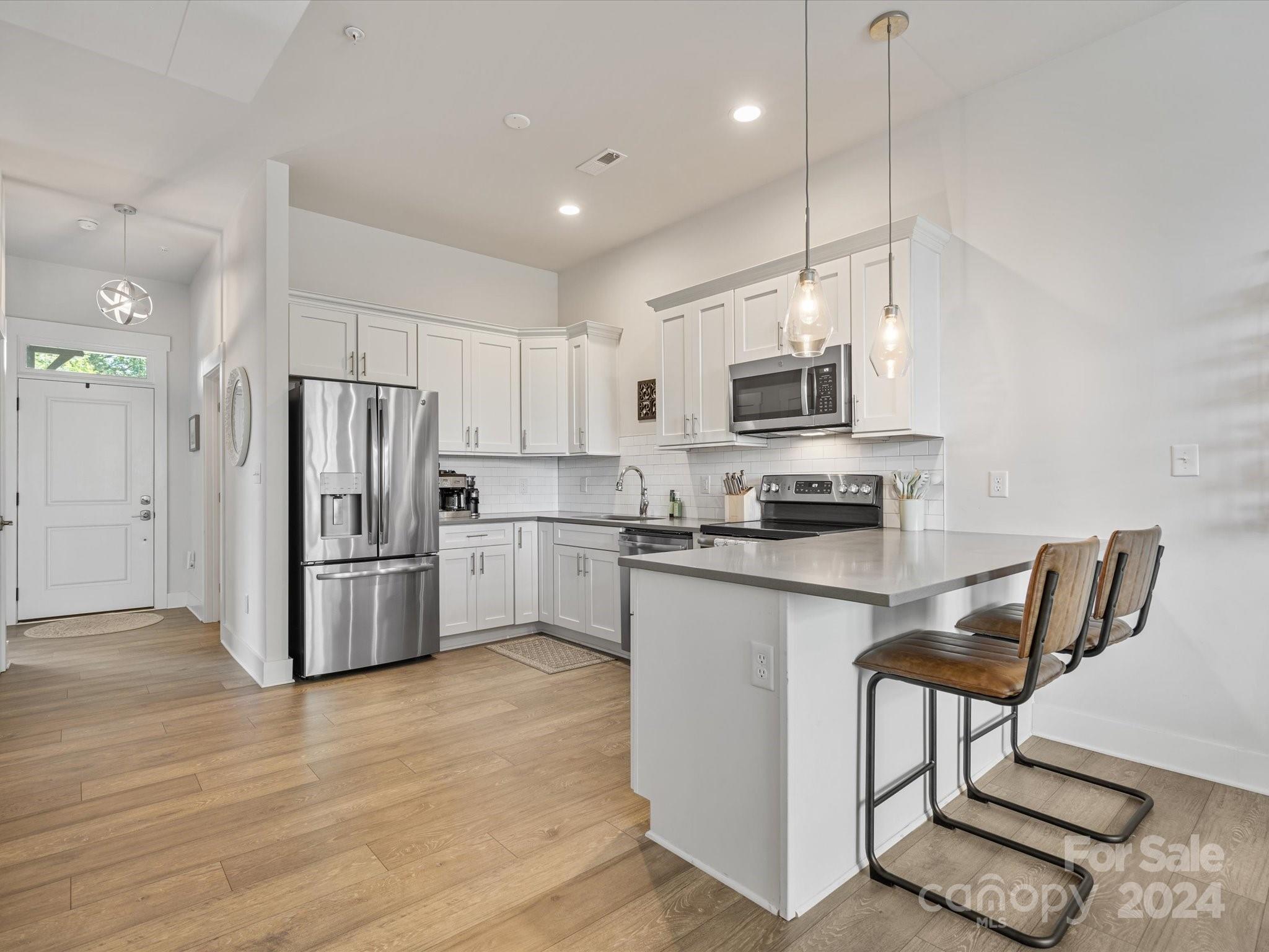 935 Mcalway Road Unit: 202