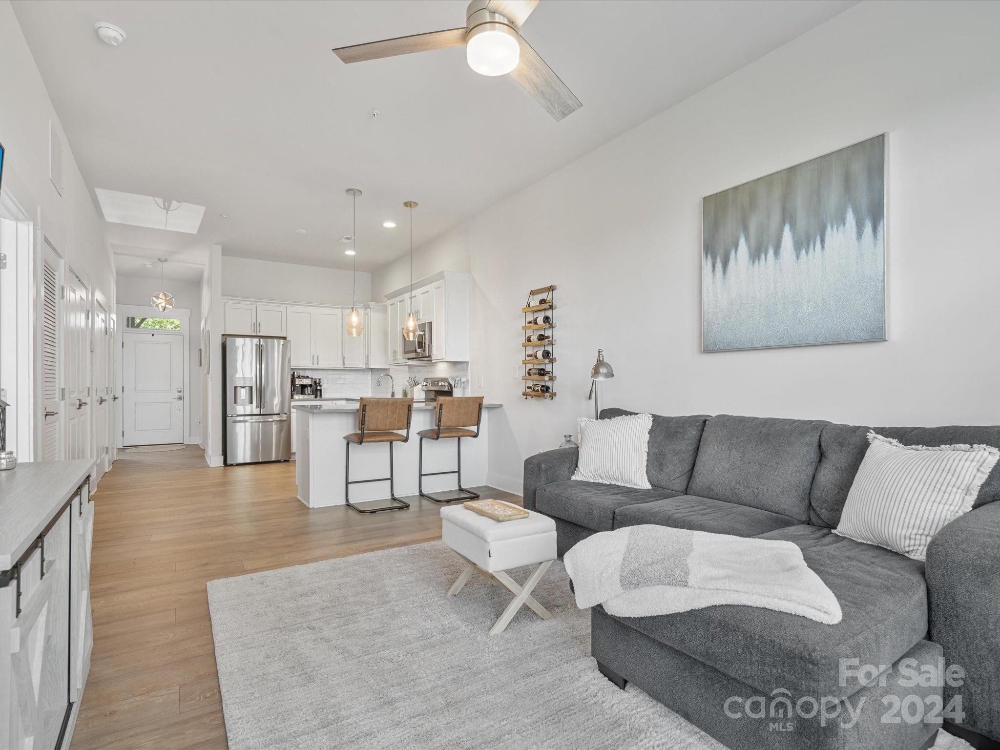 935 Mcalway Road Unit: 202