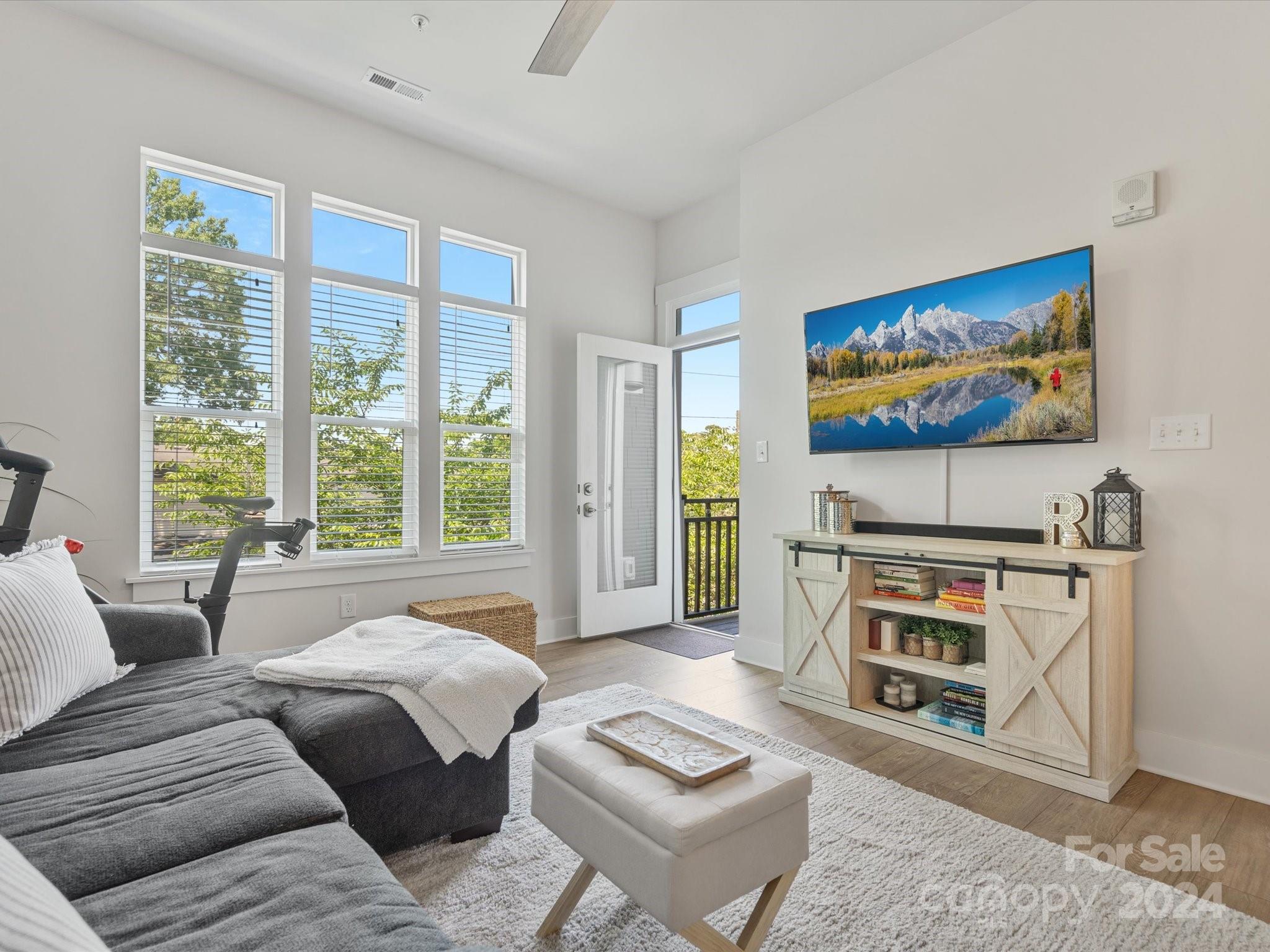935 Mcalway Road Unit: 202