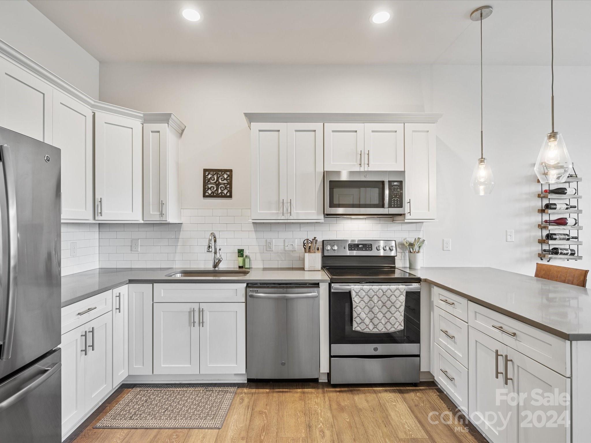 935 Mcalway Road Unit: 202