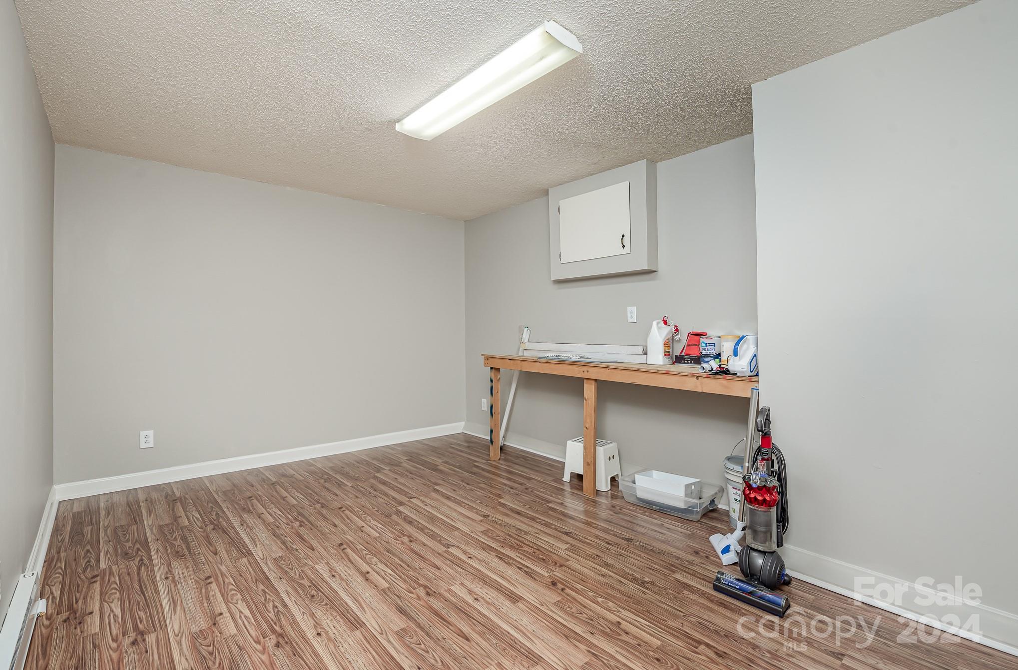 4926 Zephyr Lane