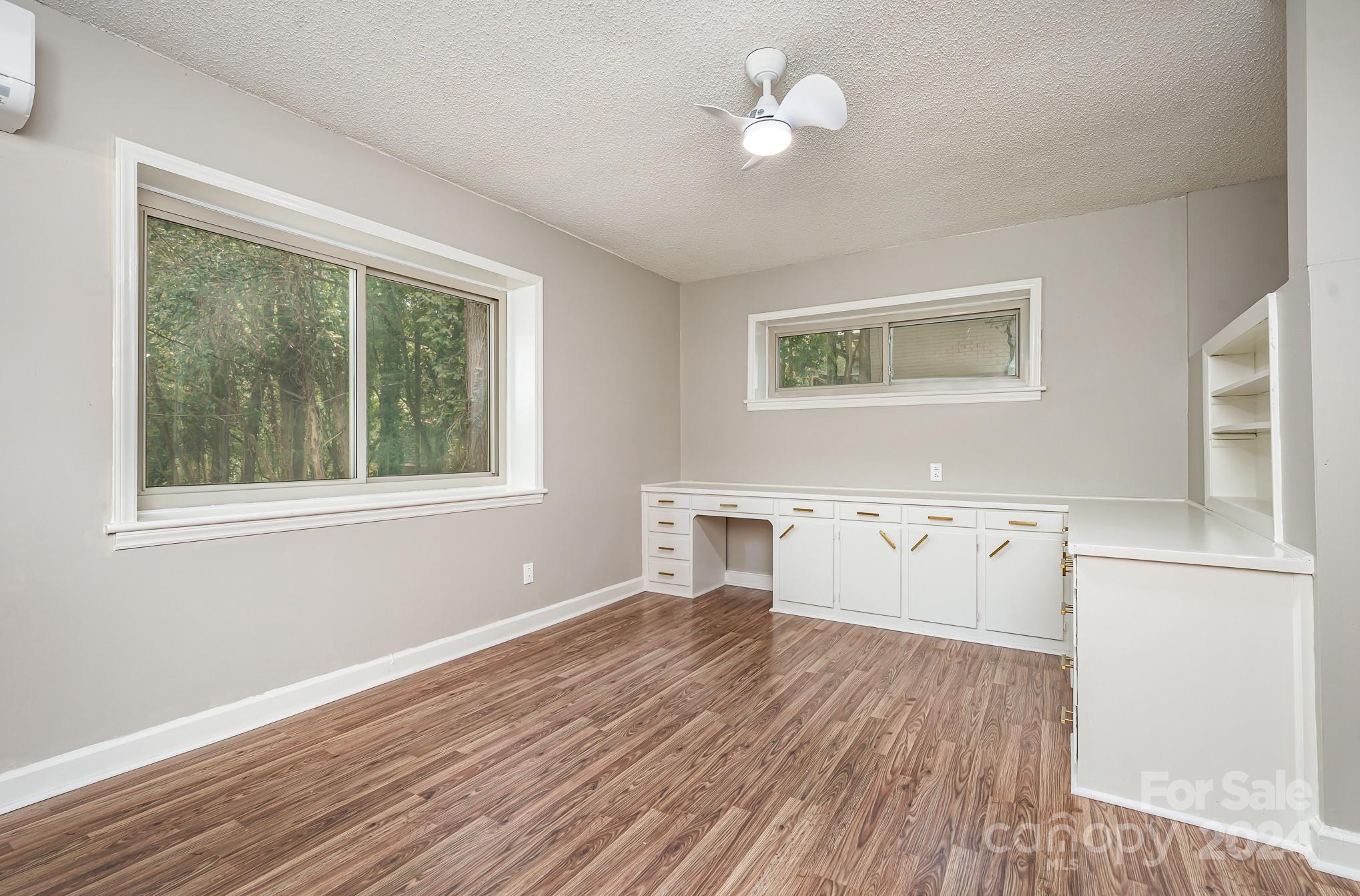 4926 Zephyr Lane