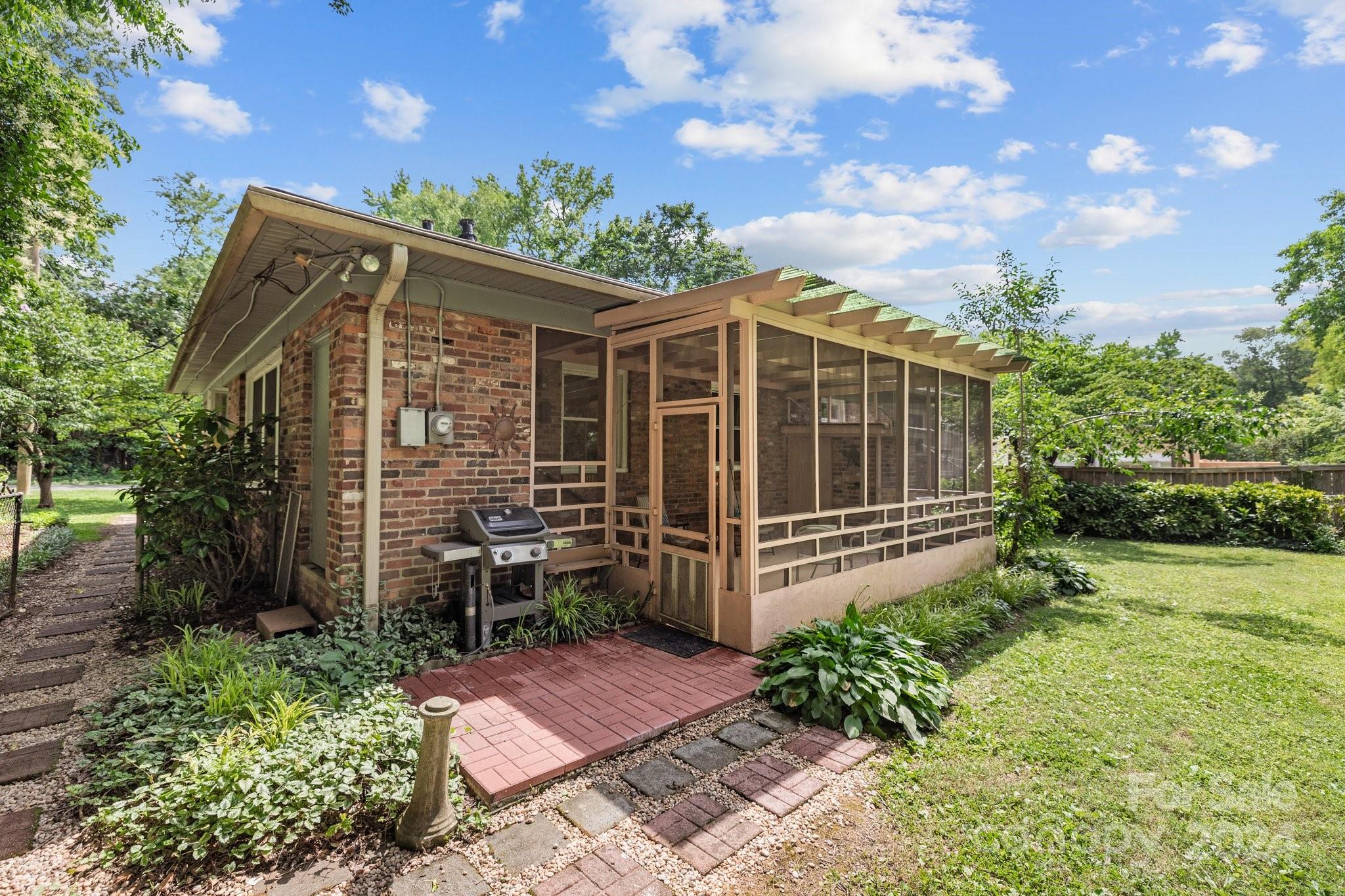 1339 Drexel Place