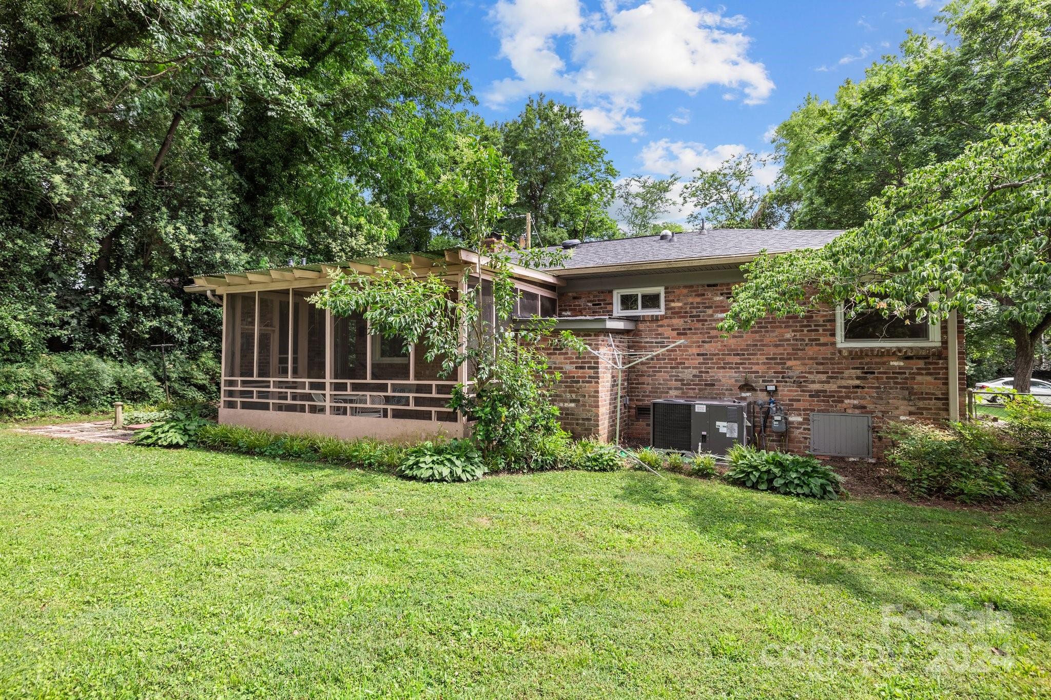 1339 Drexel Place