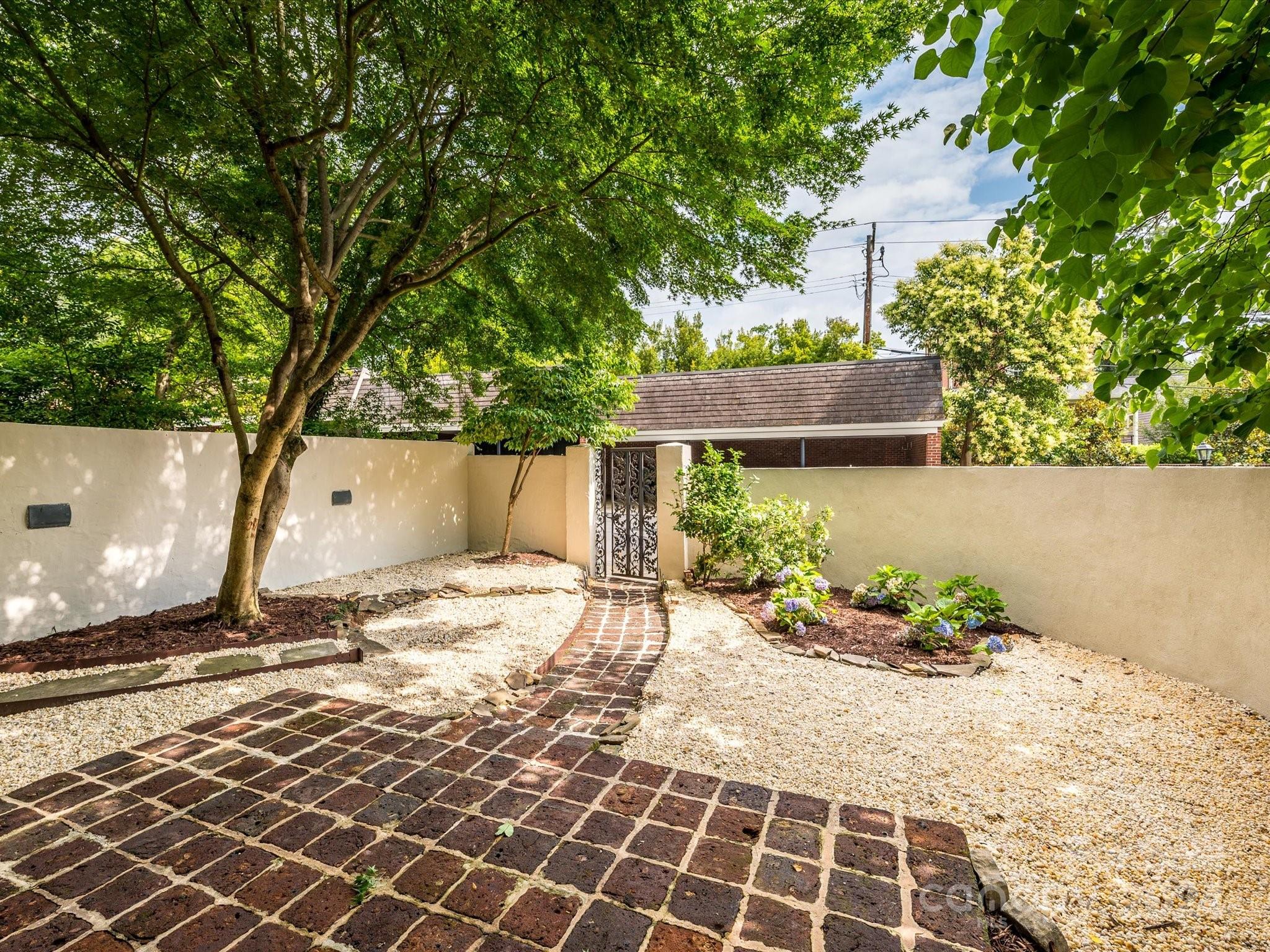 165 Perrin Place