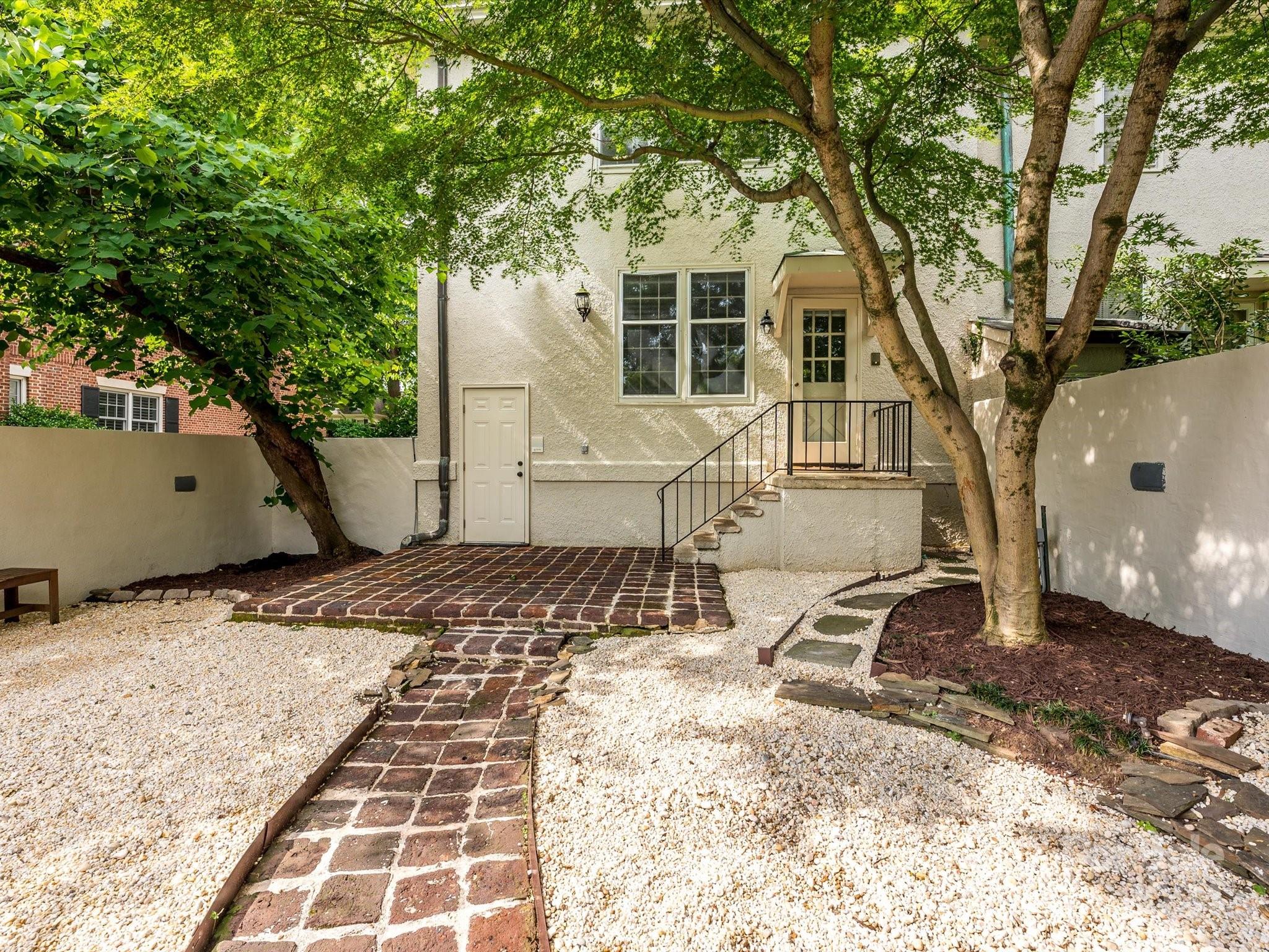 165 Perrin Place