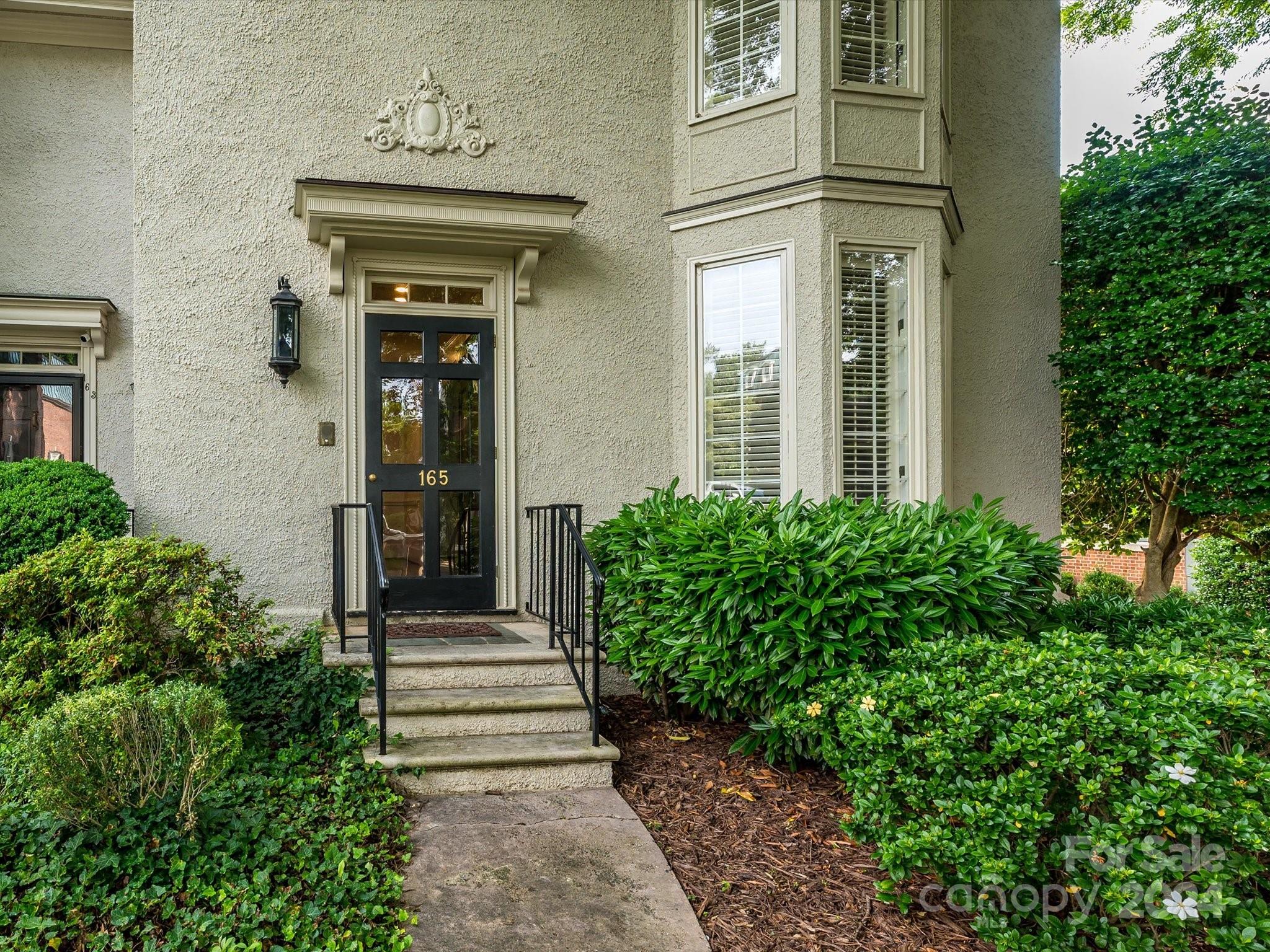 165 Perrin Place