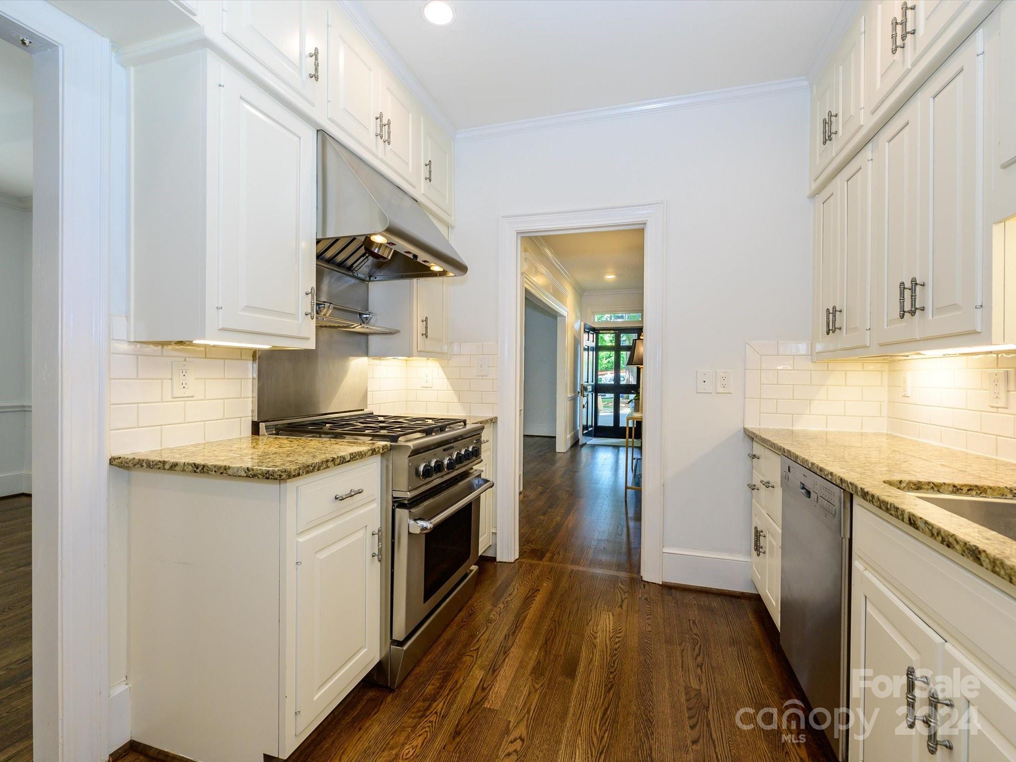 165 Perrin Place