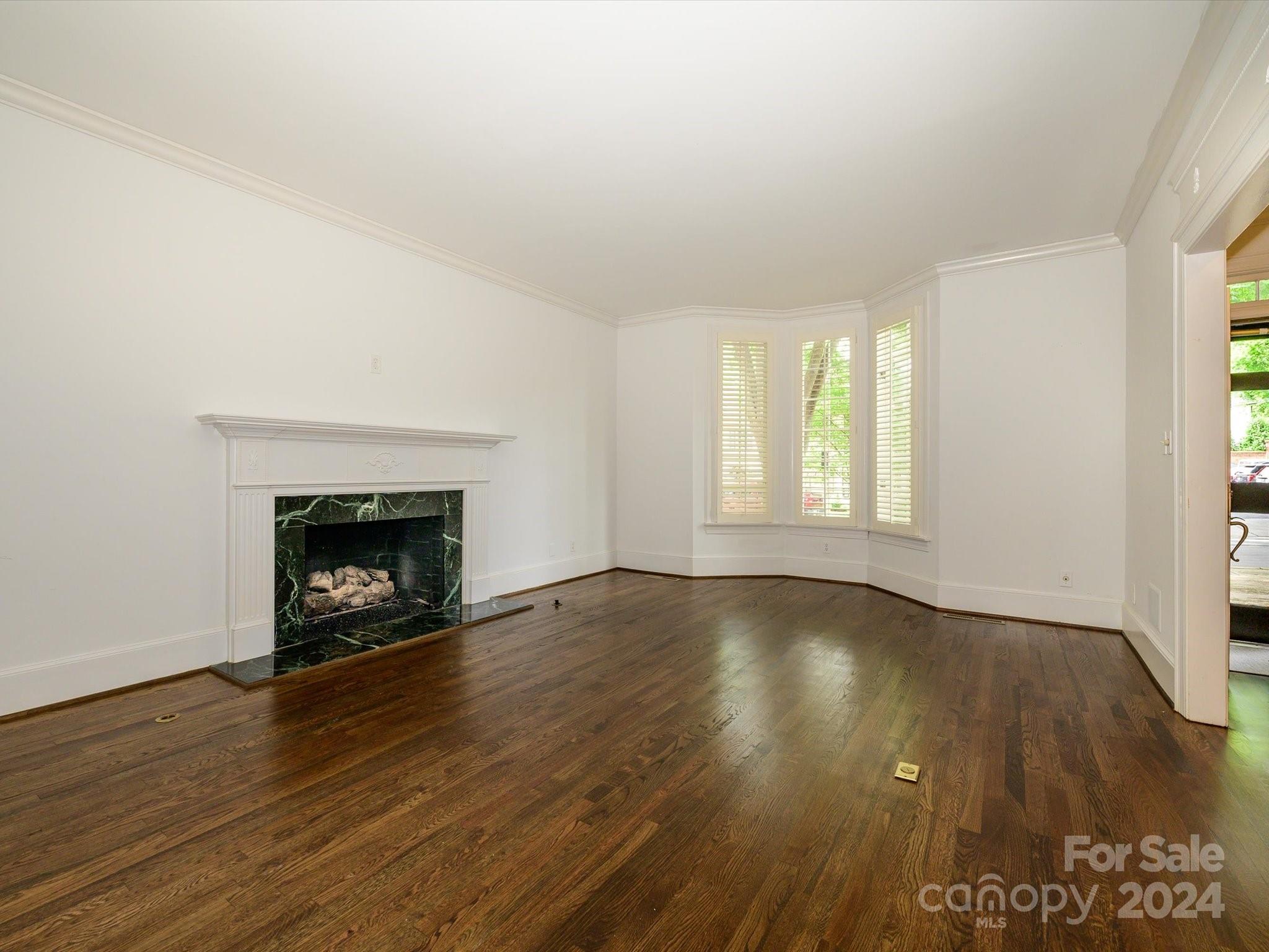 165 Perrin Place