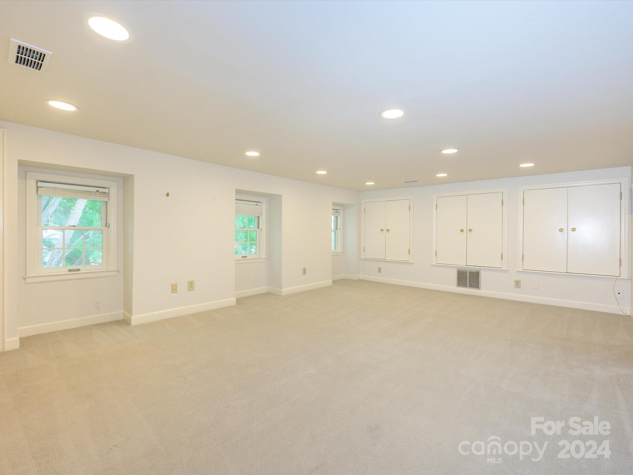 165 Perrin Place