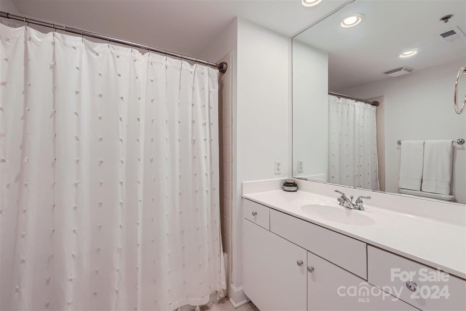 1320 Fillmore Avenue Unit: 143