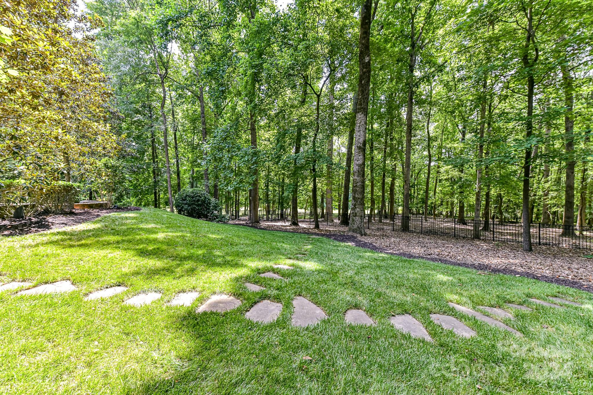 717 BEAUHAVEN Lane
