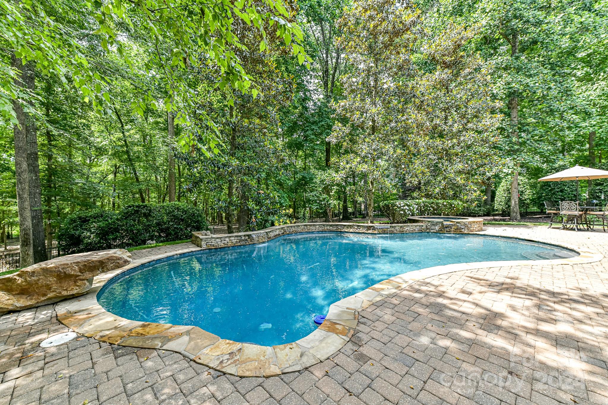 717 BEAUHAVEN Lane