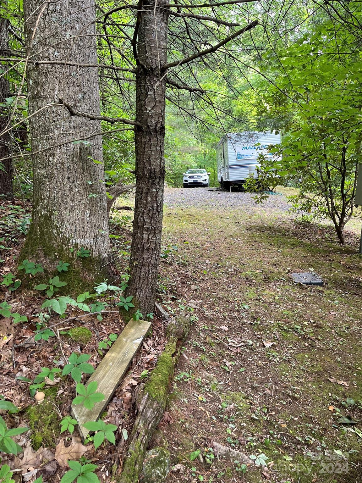 1122 Pine Creek Road