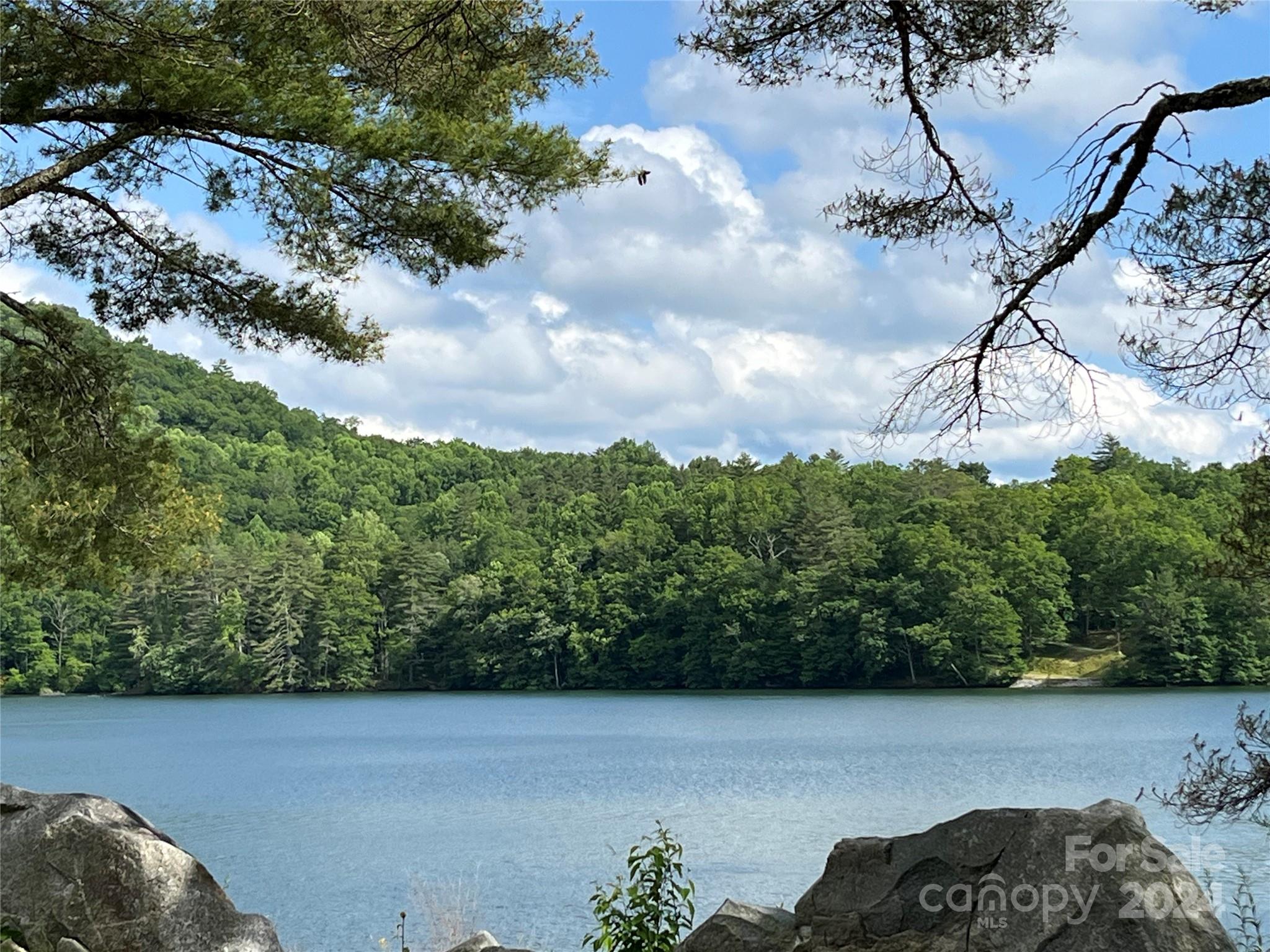 1122 Pine Creek Road