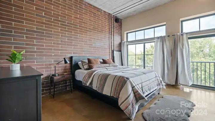 626 N Graham Street Unit: 408