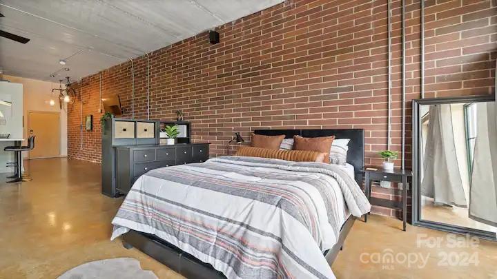 626 N Graham Street Unit: 408